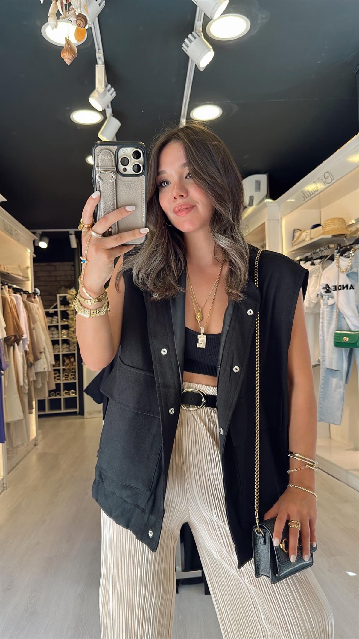 Siyah Renk Hakim Yaka Cepli Keten Yelek 