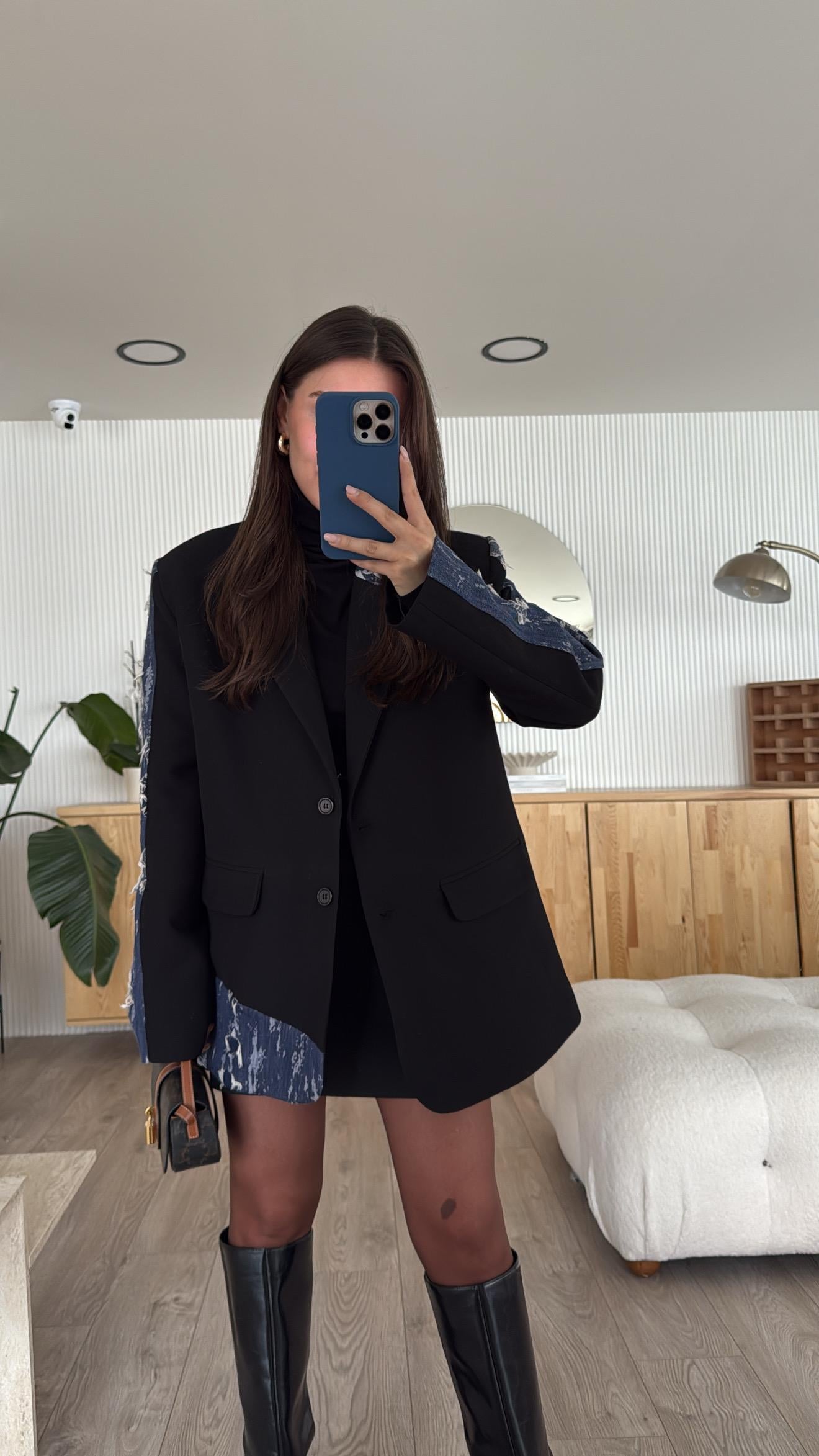 Siyah Yırtık Detaylı Blazer Ceket