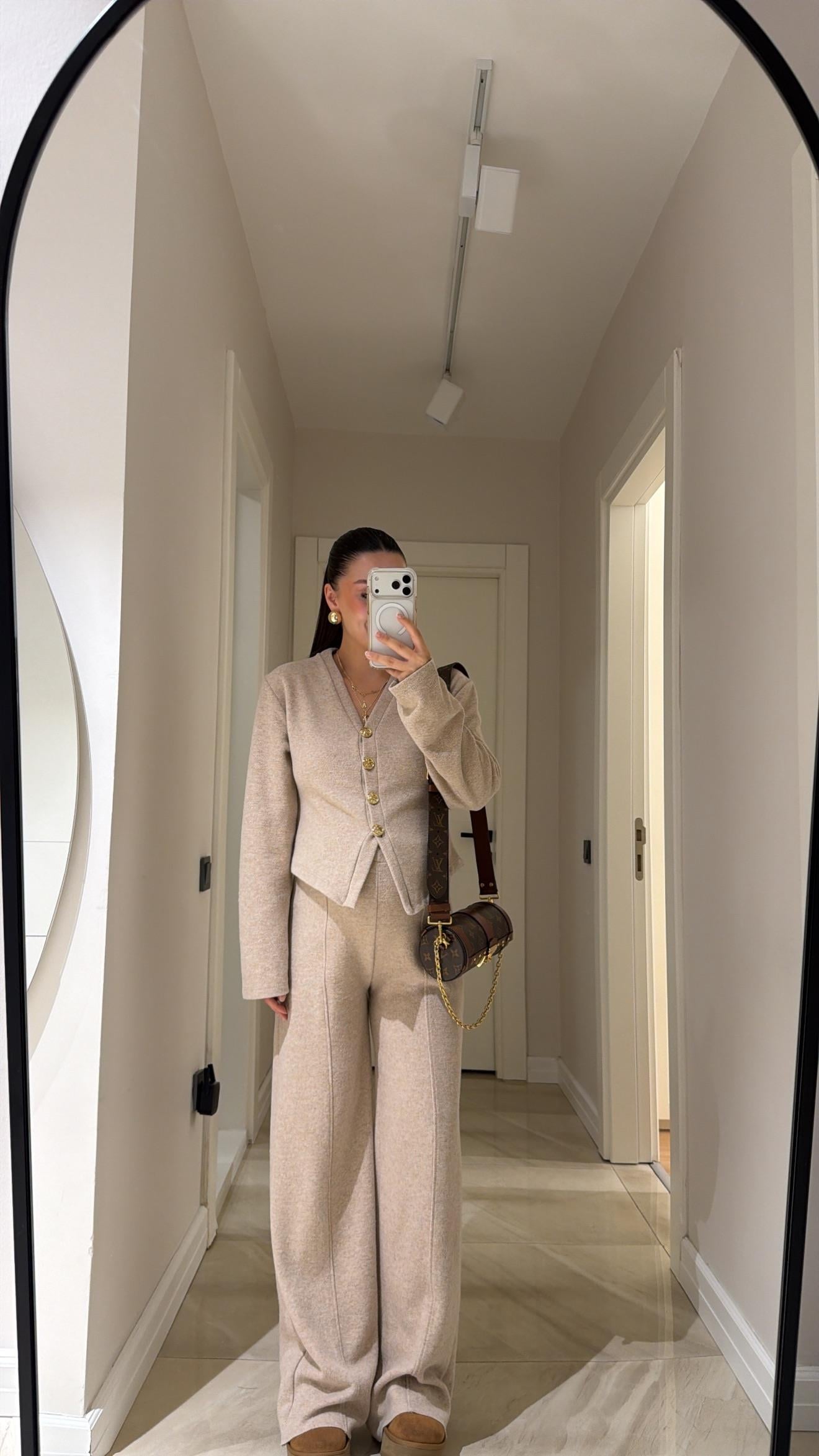 Taş Gold Düğmeli Triko Pantolon Takım