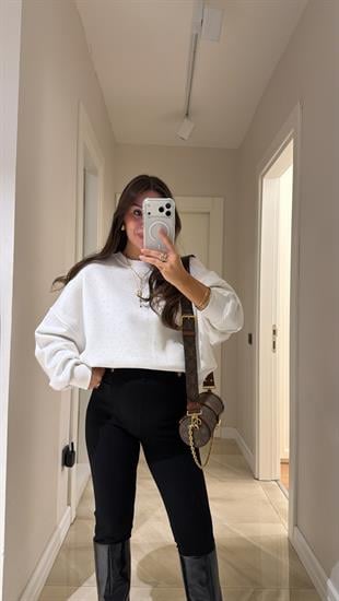 Beyaz Bisiklet Yaka Taşlı Sweatshirt