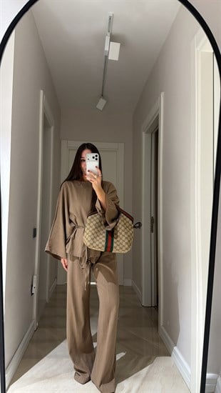 Camel Bağlama Detaylı Marka Model Keten Takım