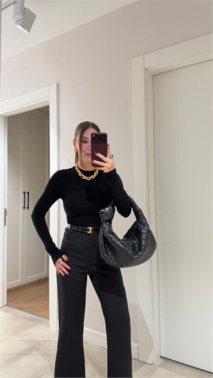 Siyah Bisiklet Yaka Crop Buzy