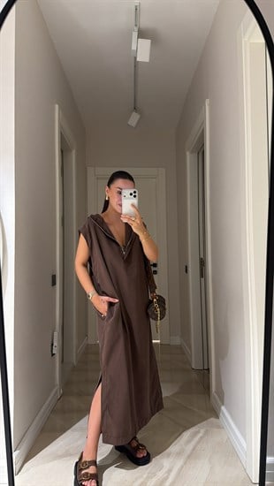 Kahve Yarım Fermuarlı Kapüşonlu Elbise