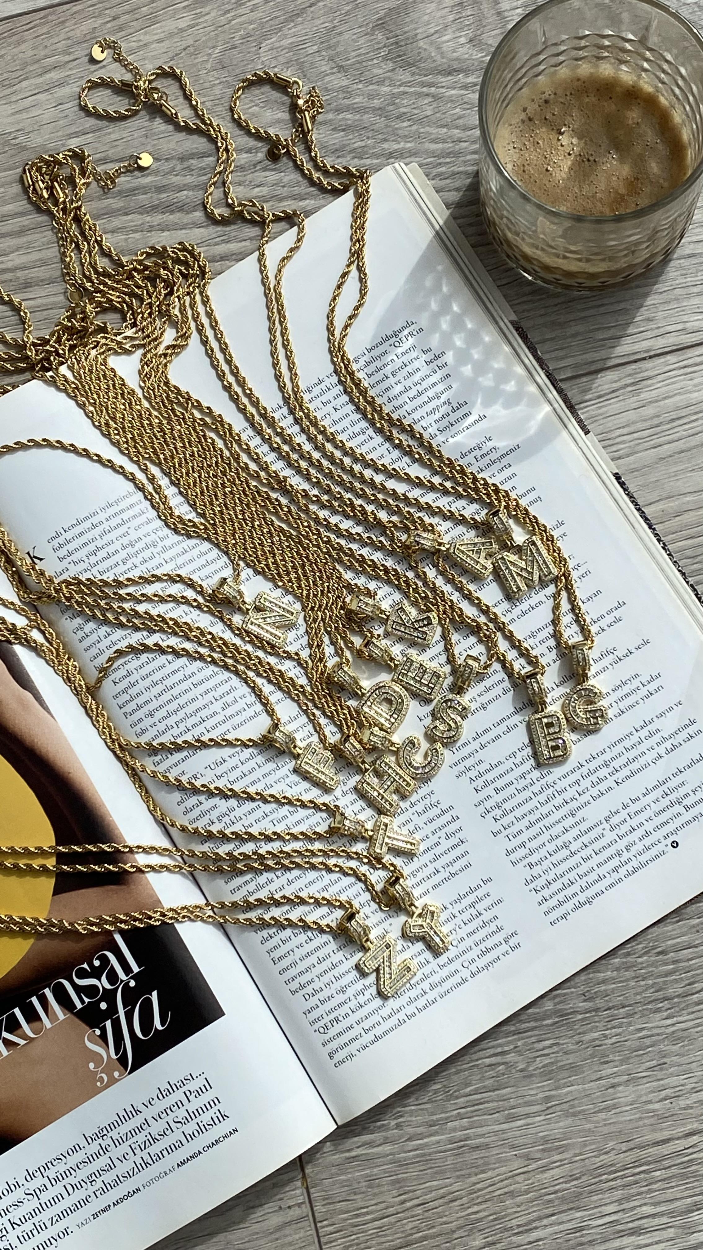  Gold Zirkon Taşlı Harfli Özel Seri Kolye