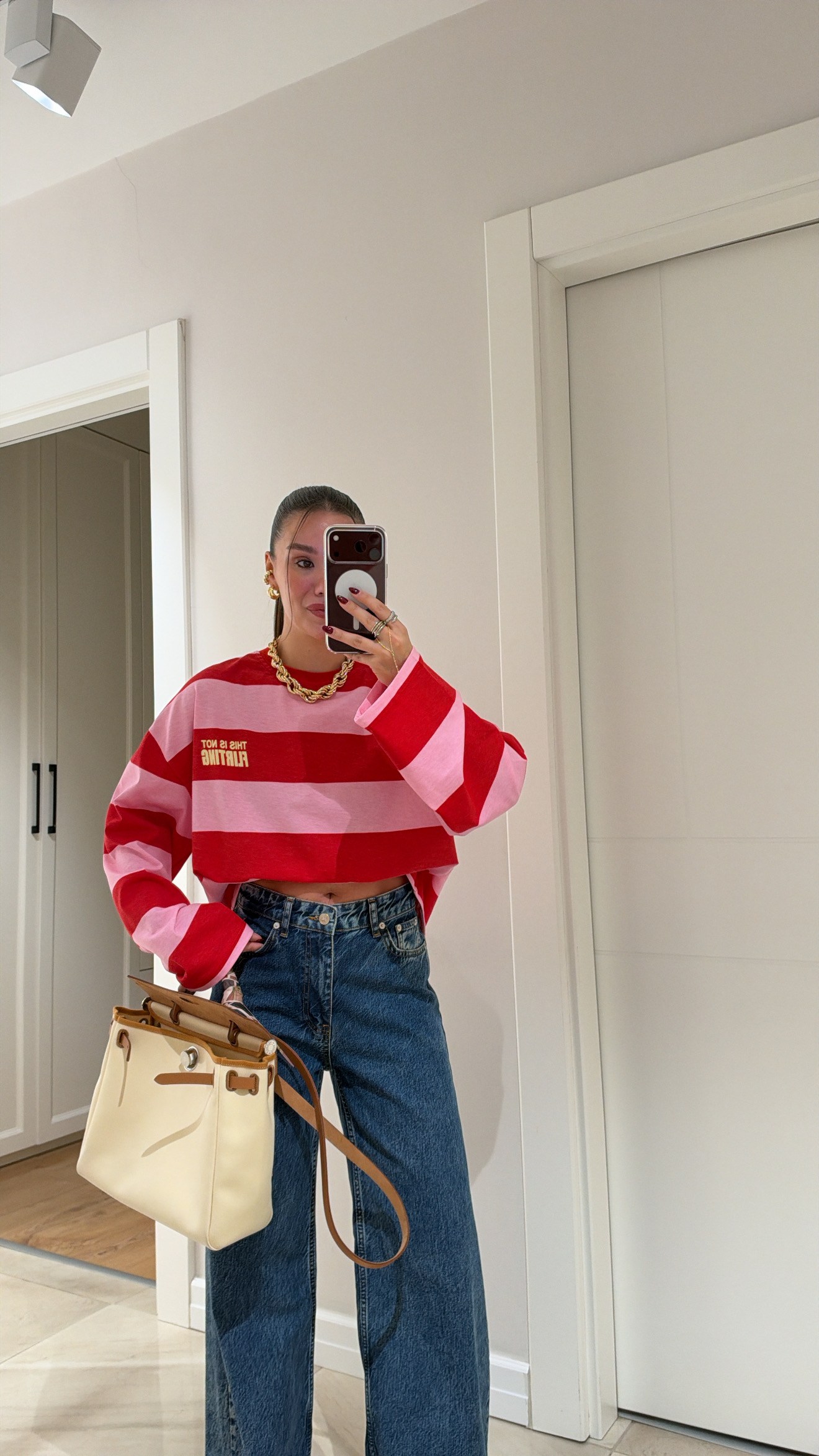Pembe Kırmızı Kalın Çizgili Yazılı Sweatshirt