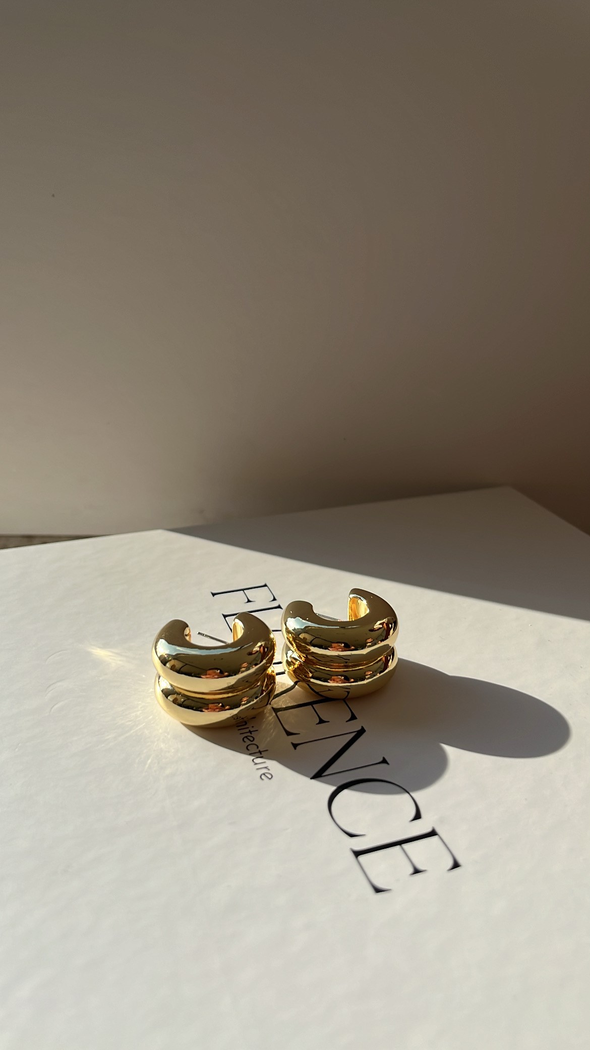 Gold Çift Görünümlü Küpe
