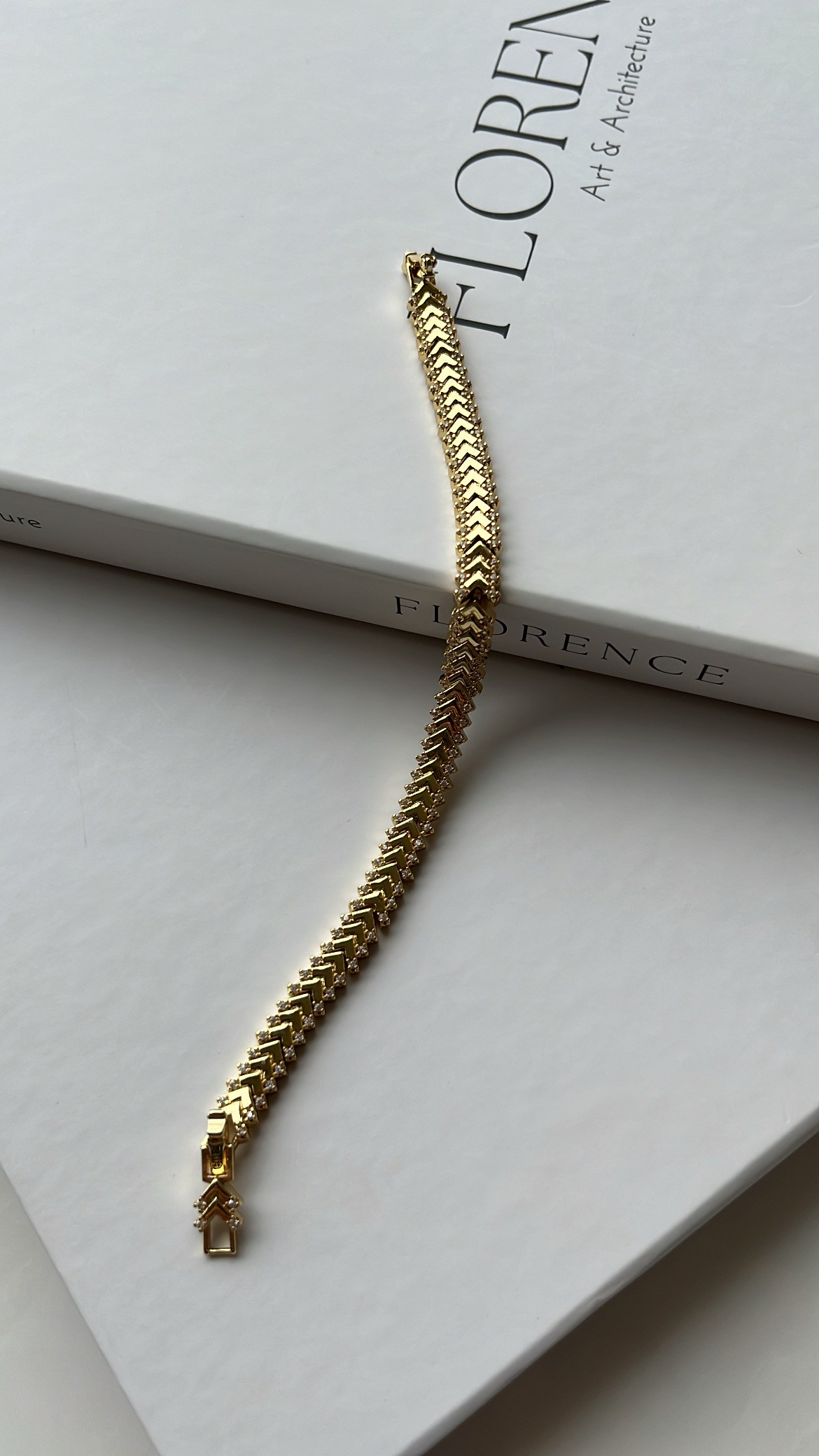 Gold Zirkon Taşlı Kılçık Desenli Bileklik