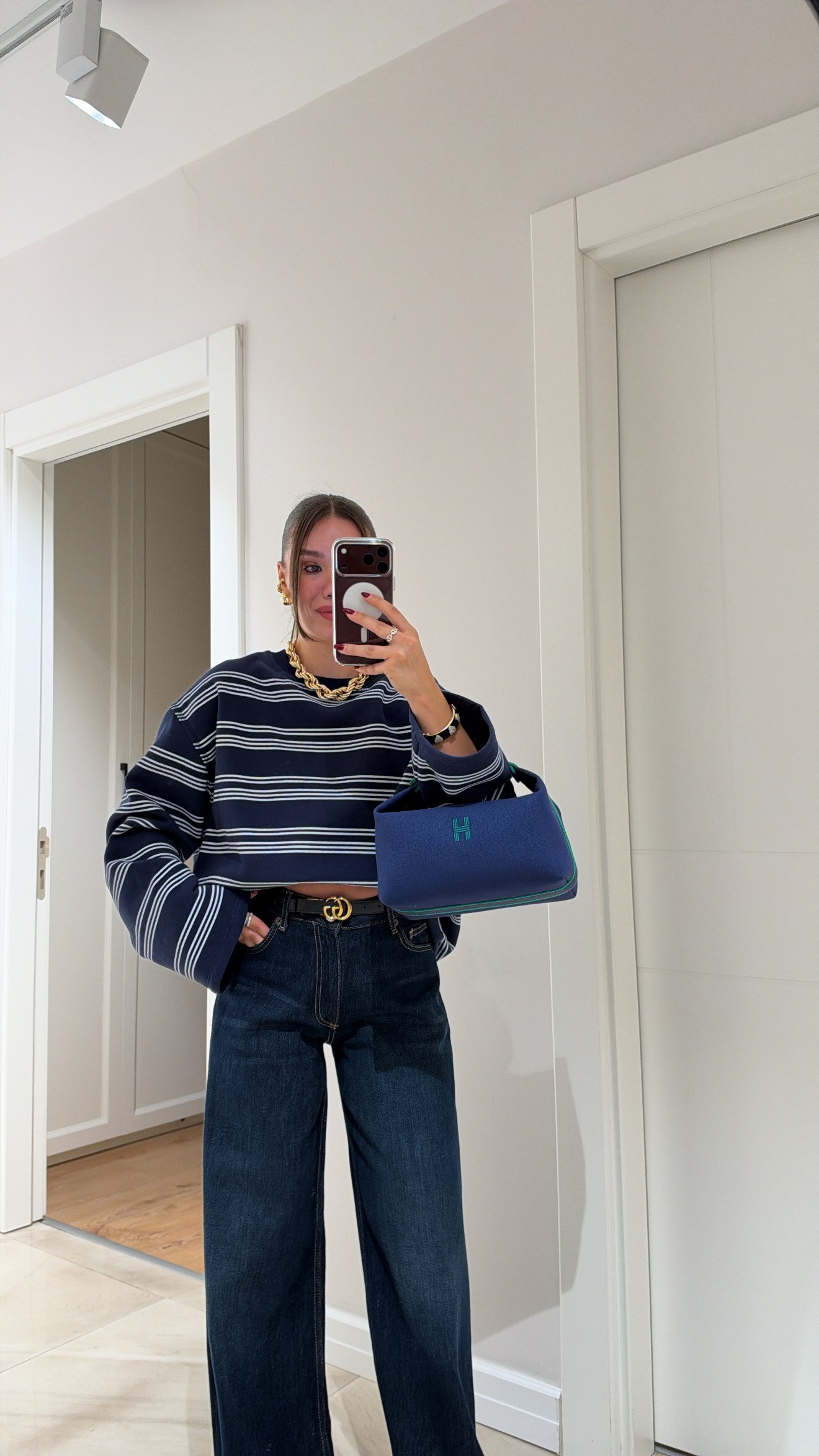 Lacivert Beyaz Çizgili Şardonlu Sweatshirt