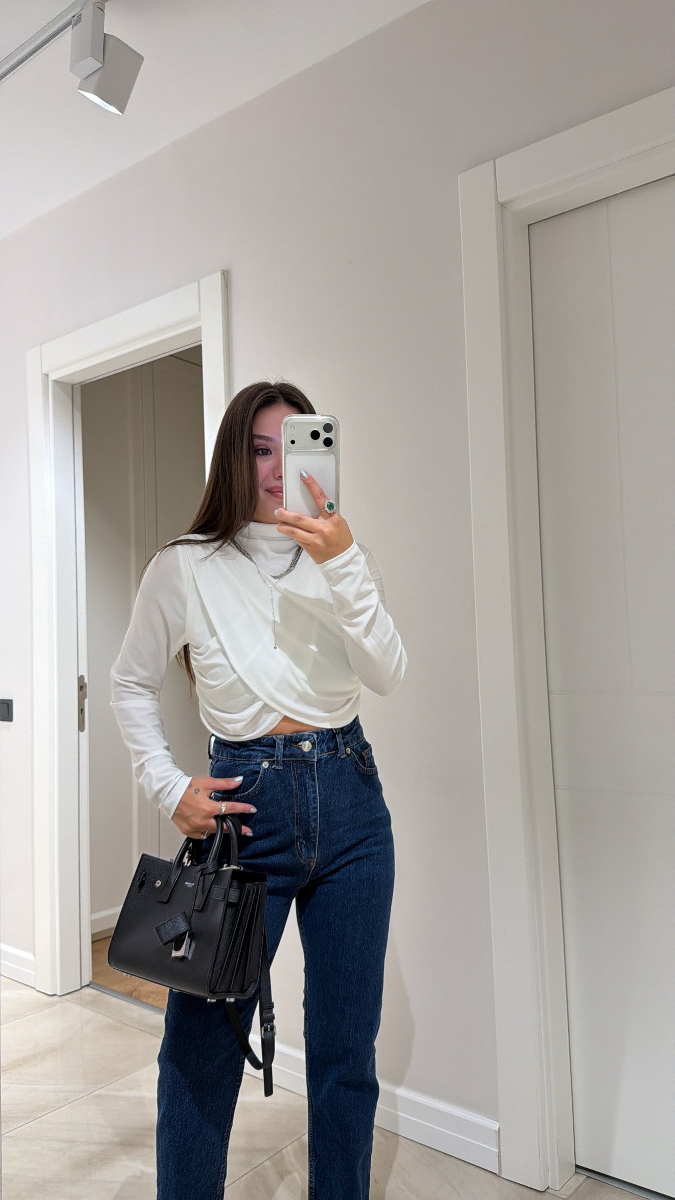 Beyaz Anvelop Model Crop Bluz 