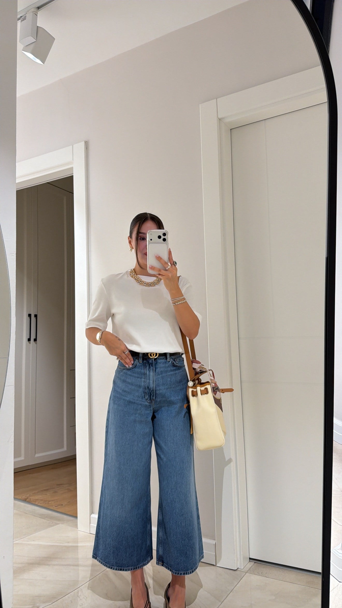 Mavi Bilek Boy Marka Model Geniş Paça Jean