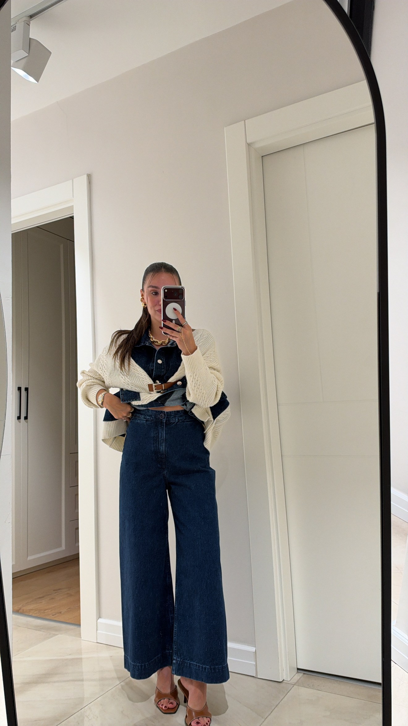 Lacivert Ön Cep Detaylı Marka Model Bilek Boy Jean 