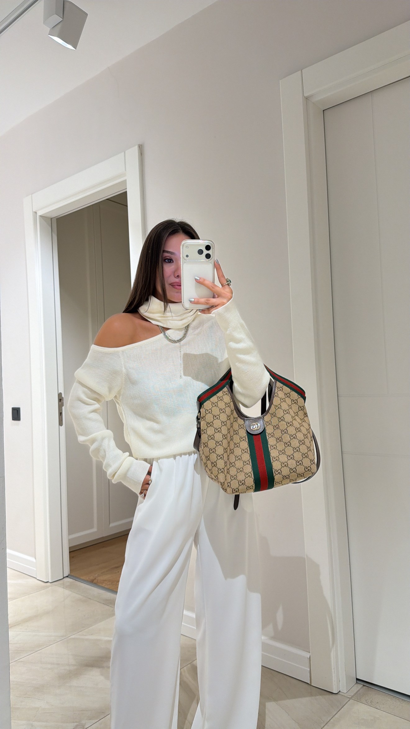 Ekru Takma Yaka Oversize Kazak 