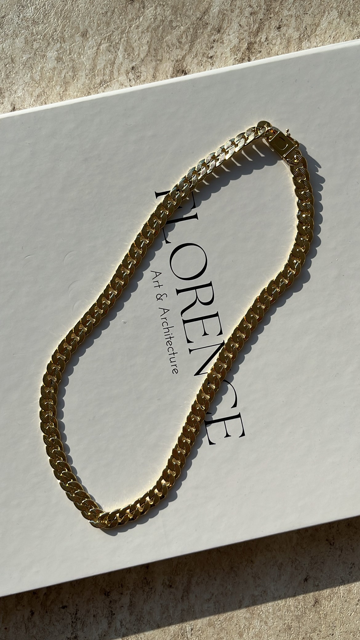 Gold Gurmet Klips Detaylı Kolye