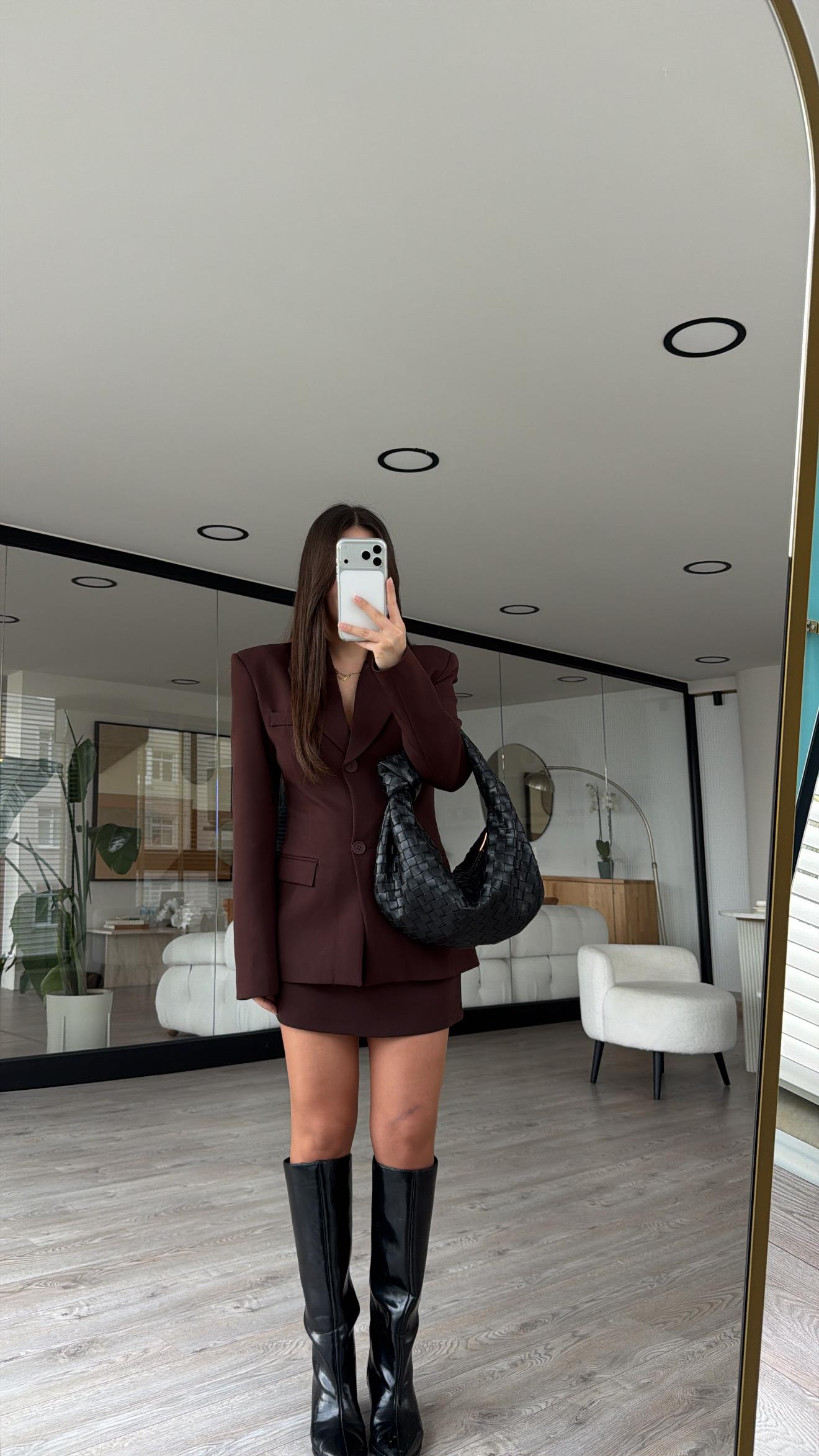 Acı Kahve Çift Cepli Etekli Blazer Takım 