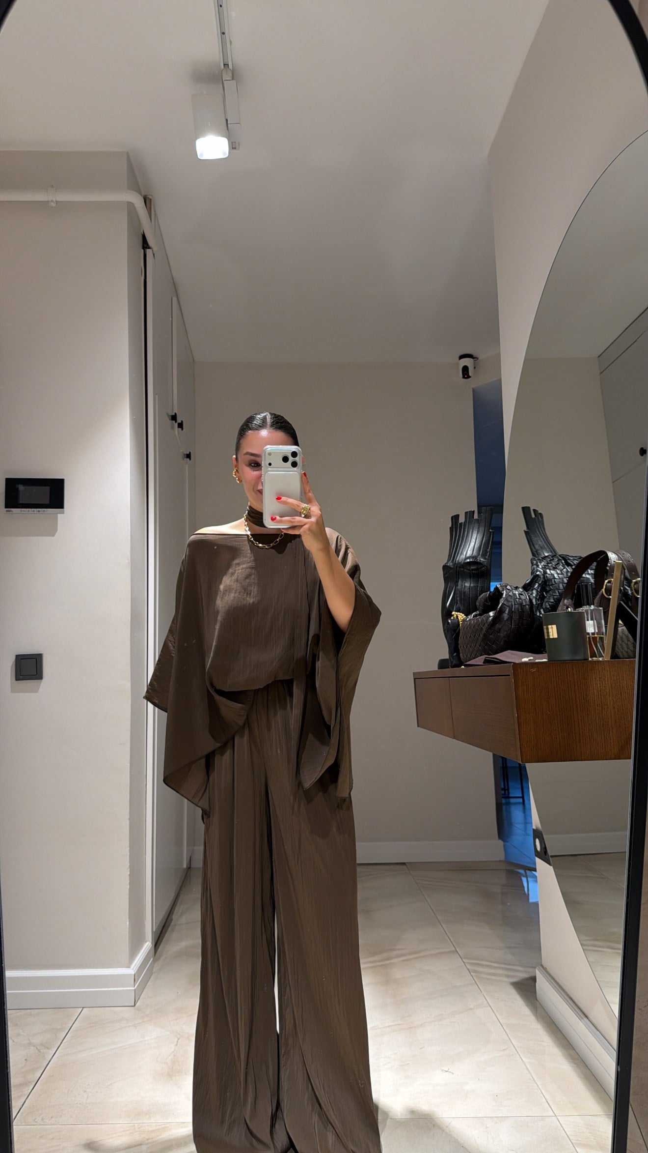 Acı Kahve Fular Detaylı Bluz Pantolon Takım