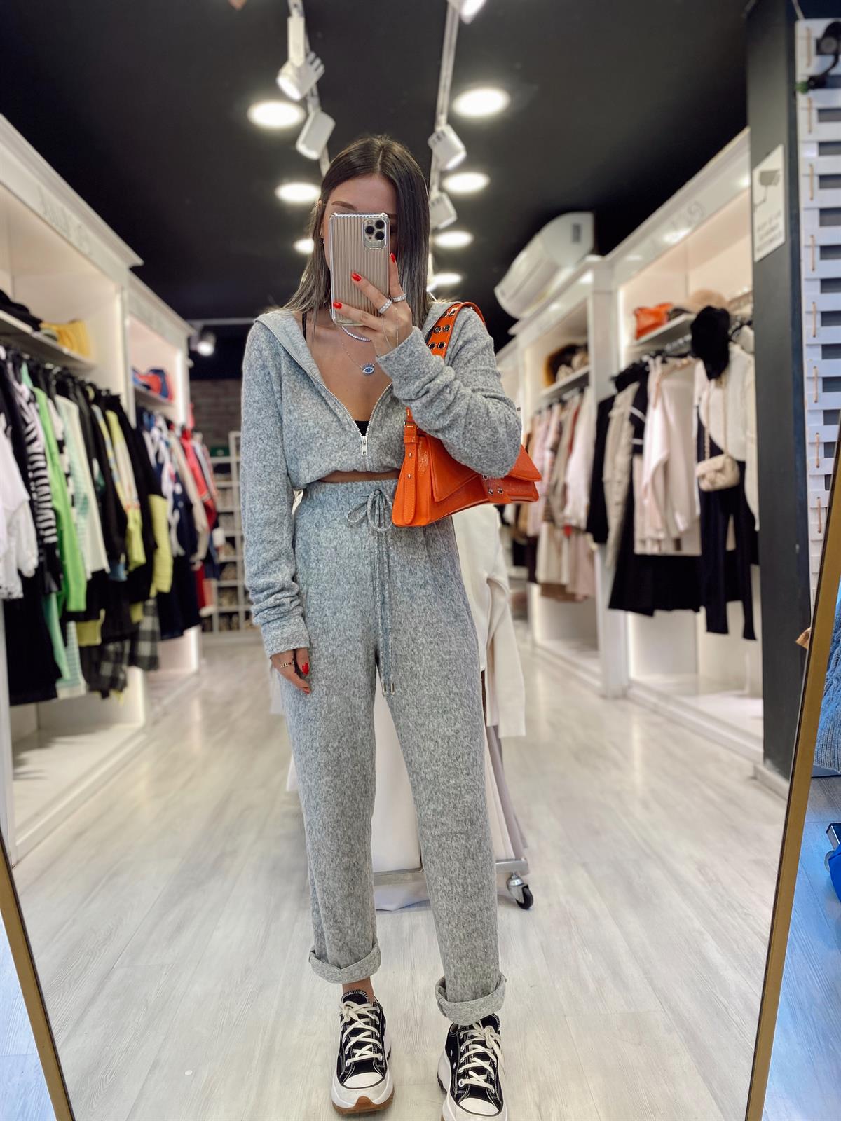 Açık Gri Fermuarlı Marka Model Takım