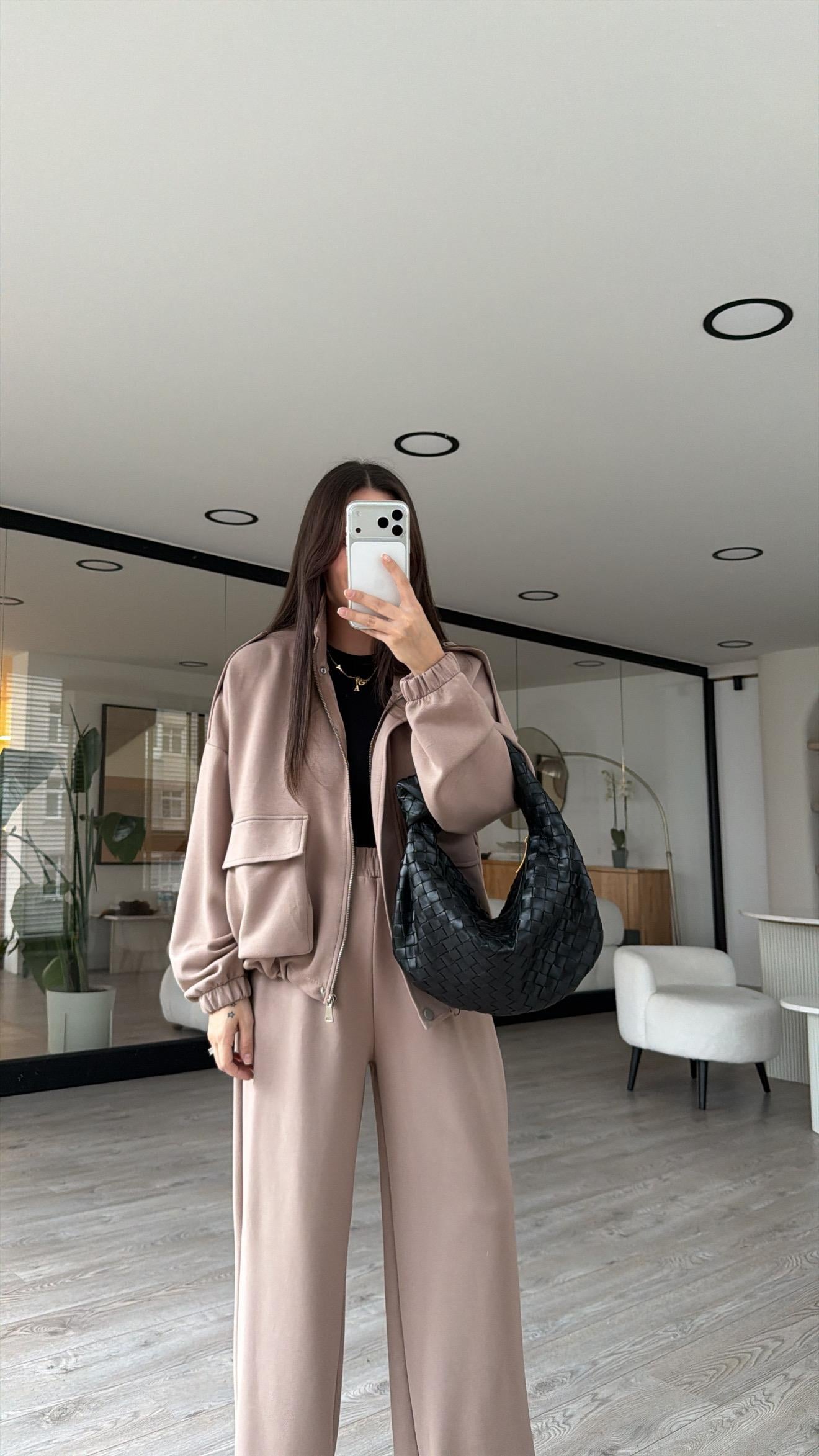 Açık Kahve Ön Cep Detaylı Fermuarlı Lastikli Ceket