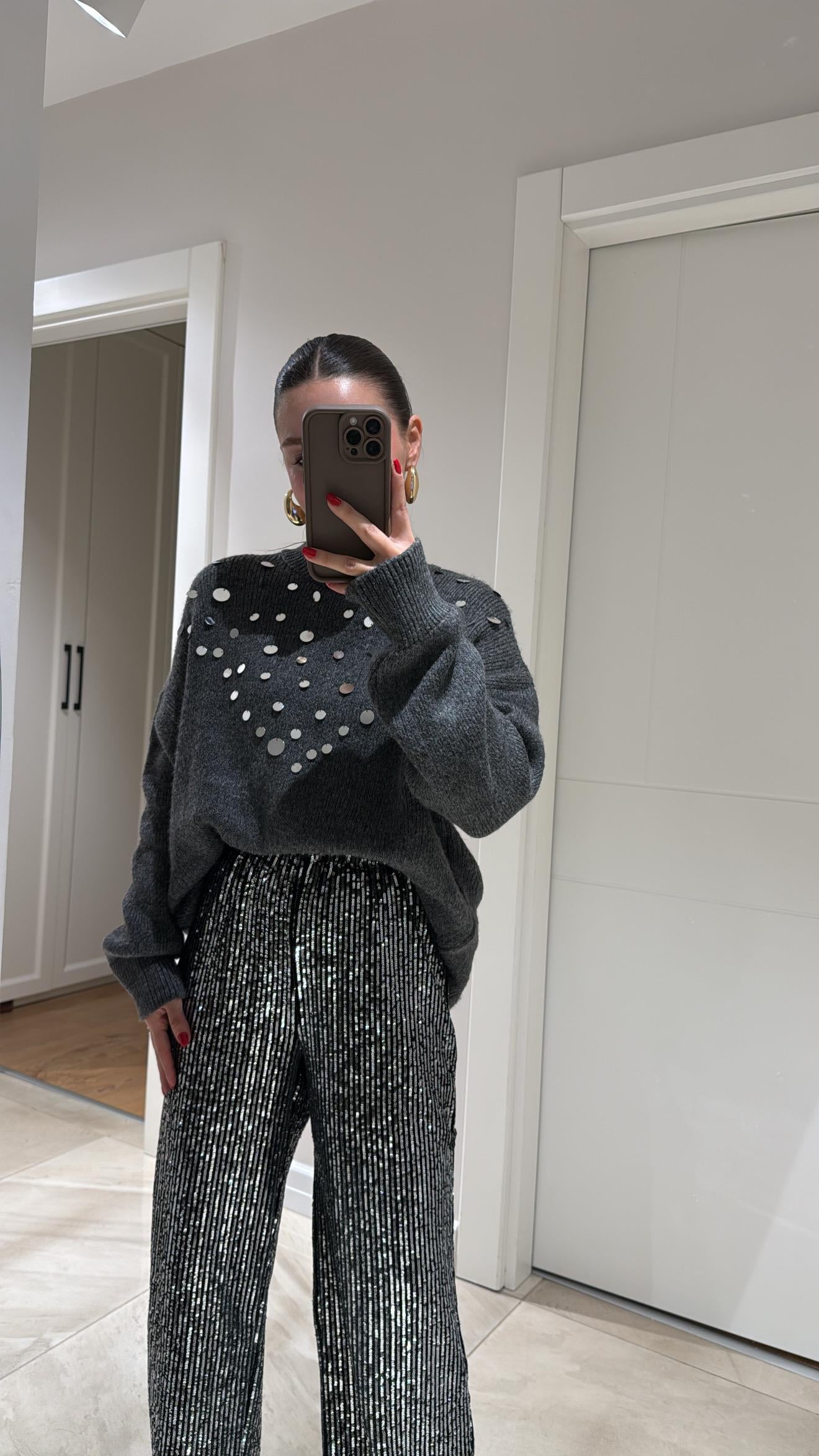 Antarasit Yaka Pul Detaylı Oversize Triko Kazak