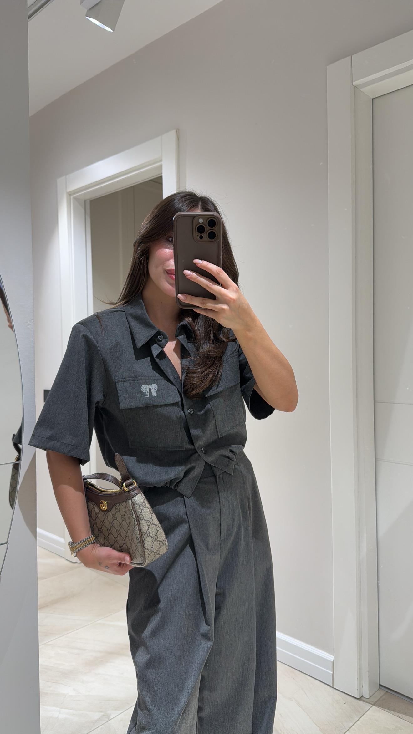 Antrasit Bel Lastik Detaylı Fikonk Baskılı Crop Gömlek 