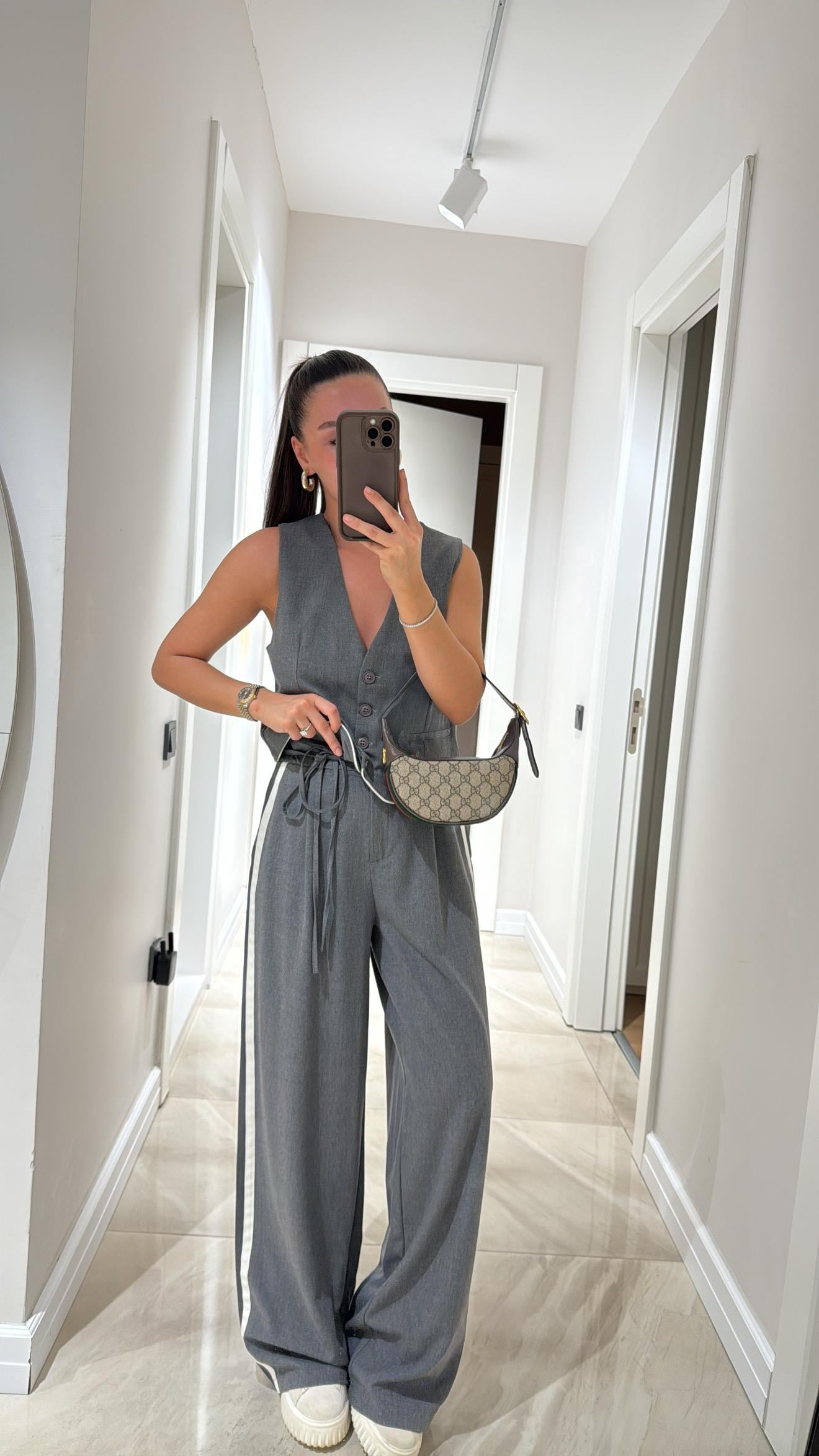 Antrasit Beyaz Çizgi Detaylı Yelek Pantolon Takım 