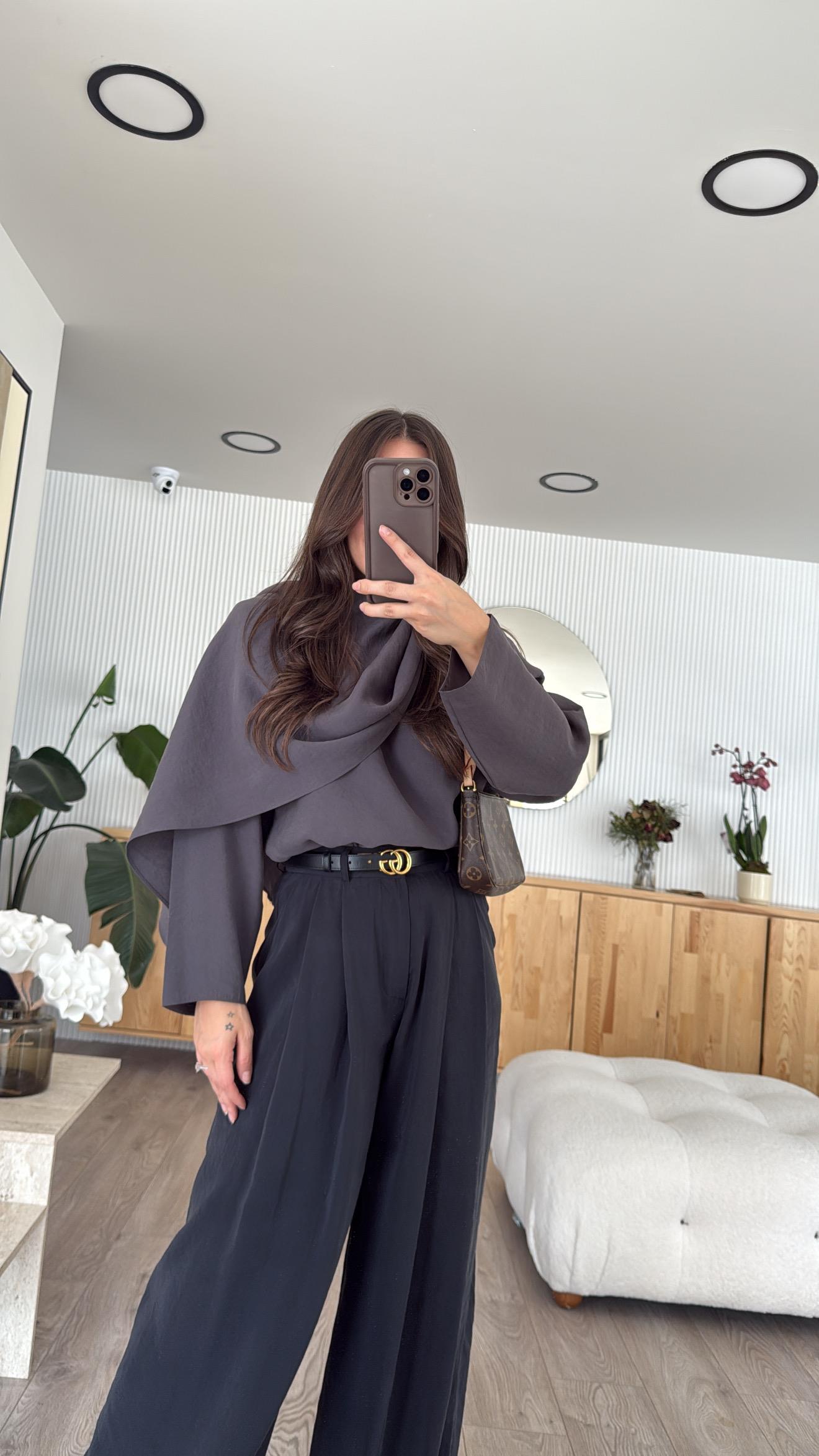 Antrasit Fular Detaylı Tensel Bluz 