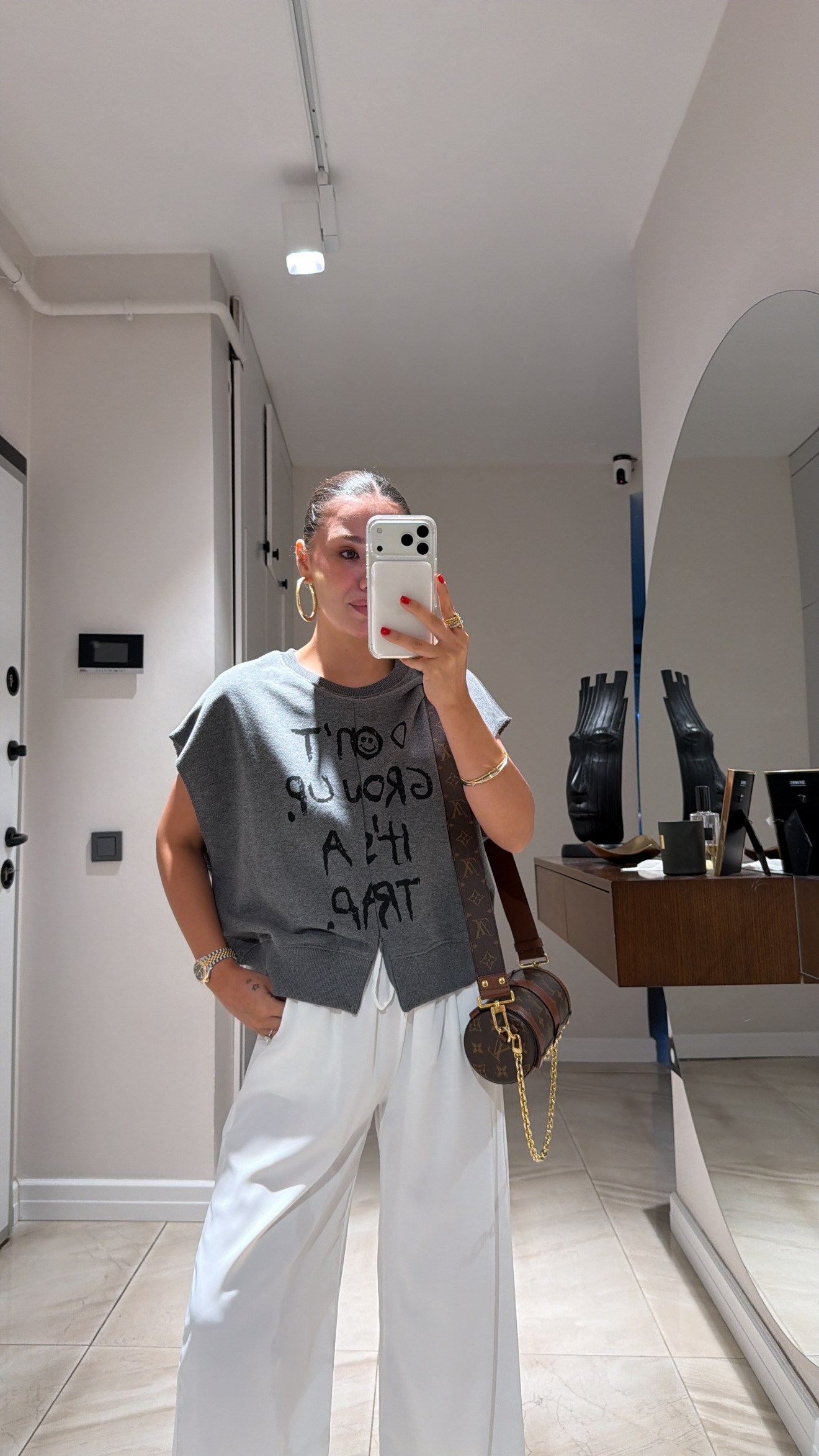 Antrasit Yazı Detaylı Sıfır Kol Sweat