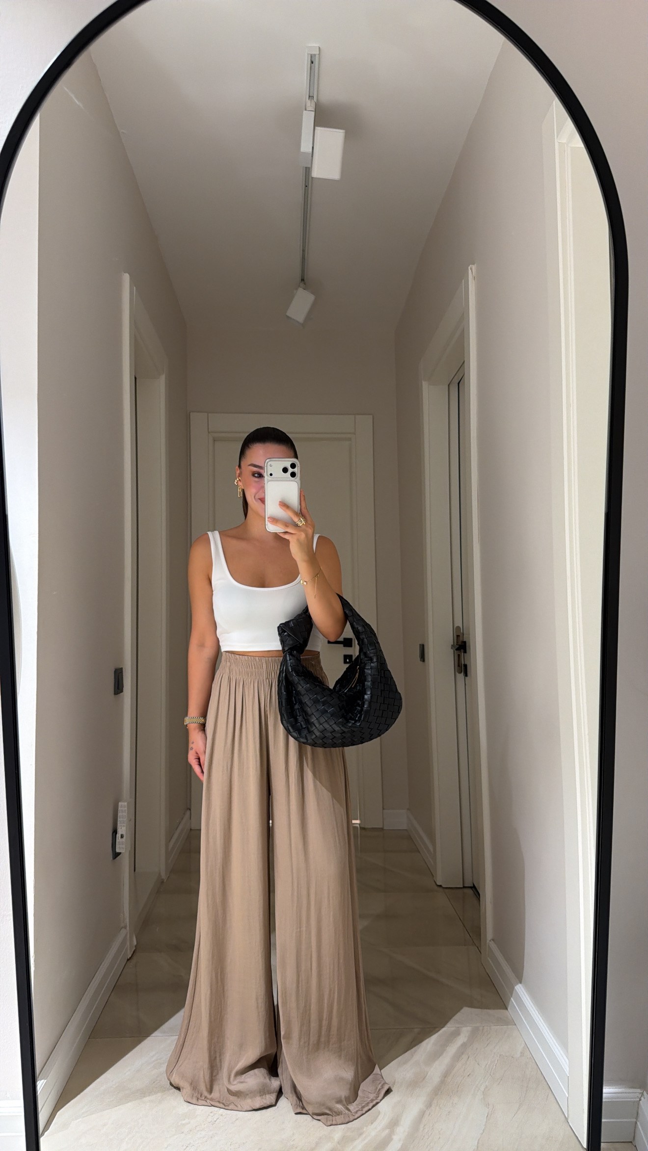 Bej Bel Lastikli Dökümlü Pantolon