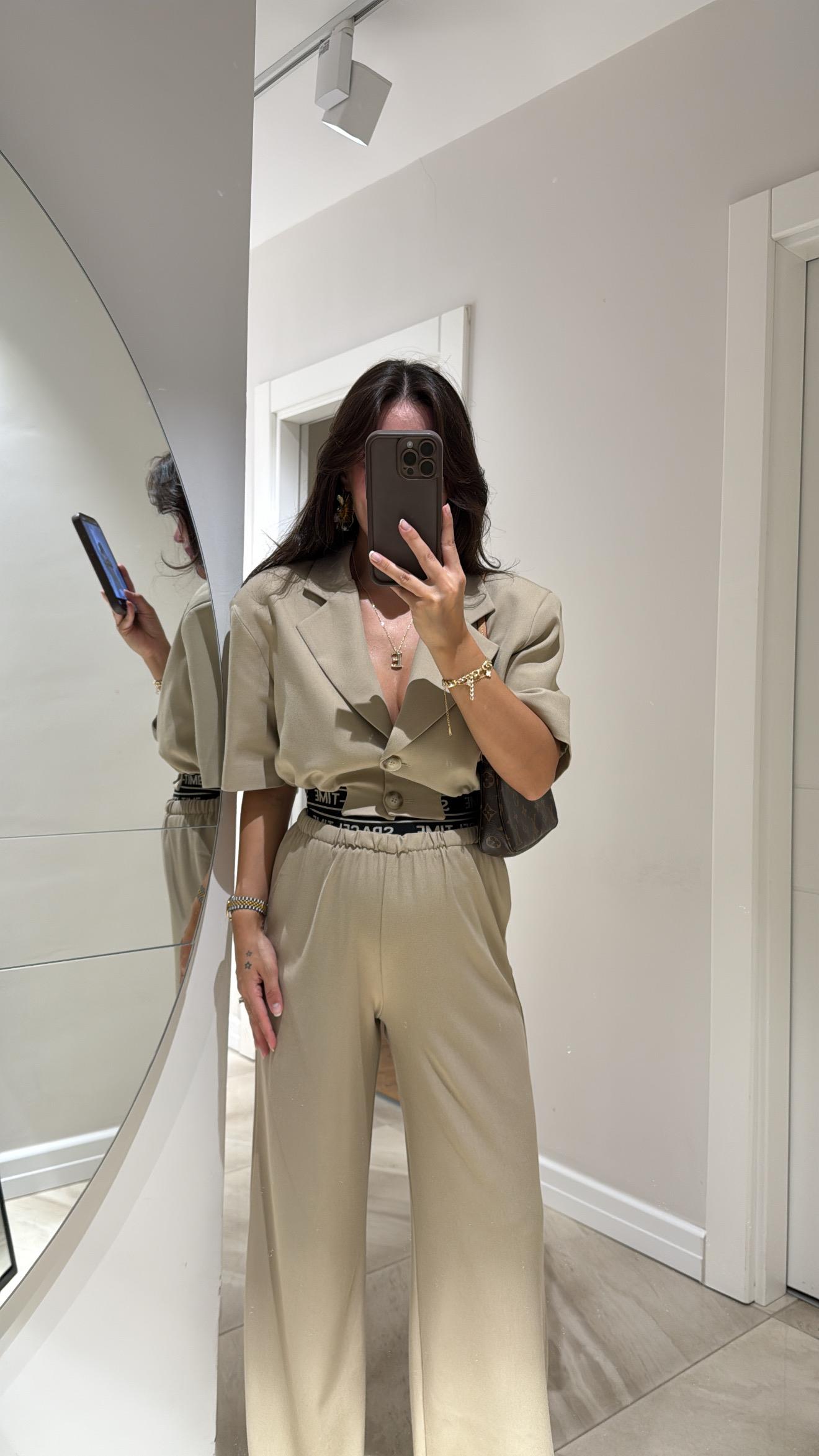 Bej Bel Yazılı Kısa Kol Crop Ceket