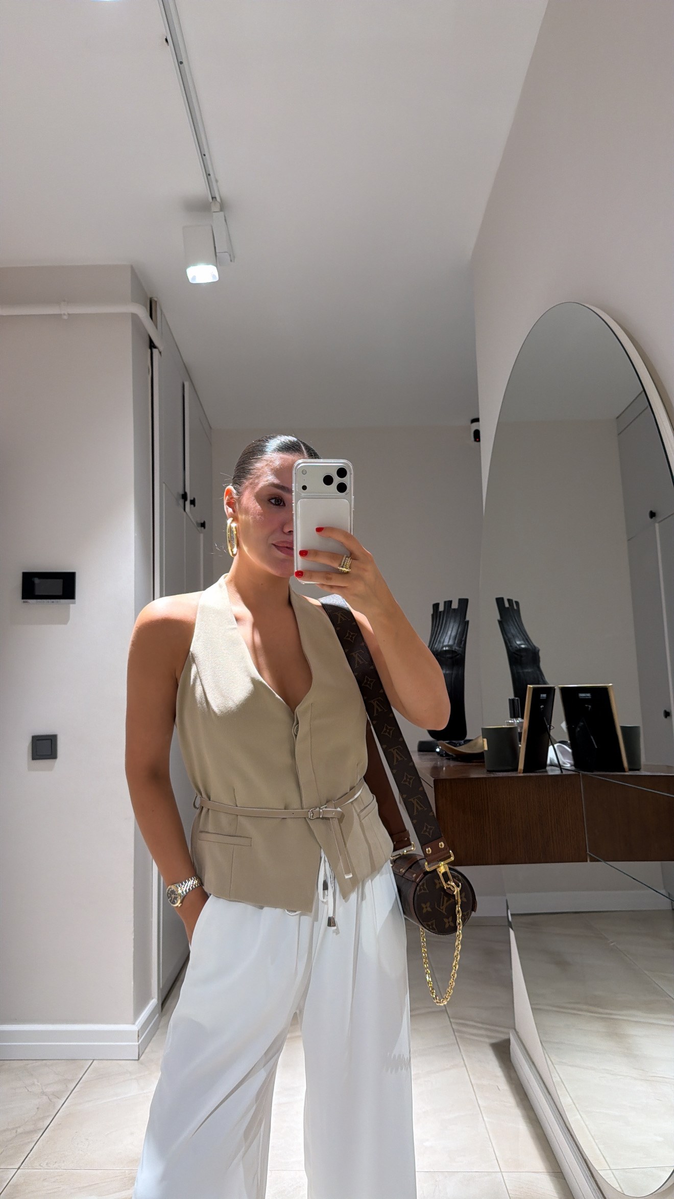 Bej Belden Kemer Detaylı Yelek