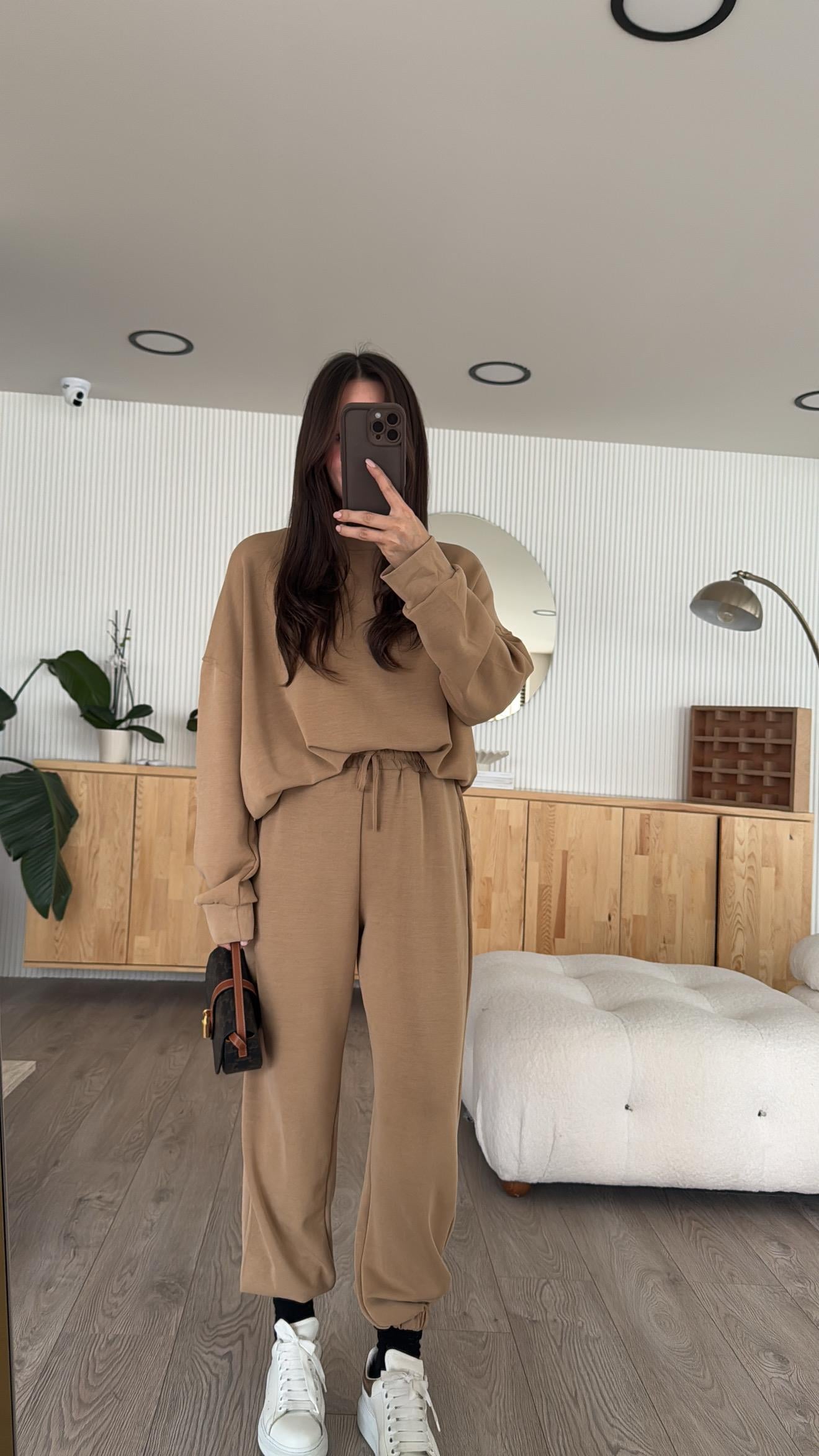 Bej Bisiklet Yaka Paça Lastikli Marka Model Takım