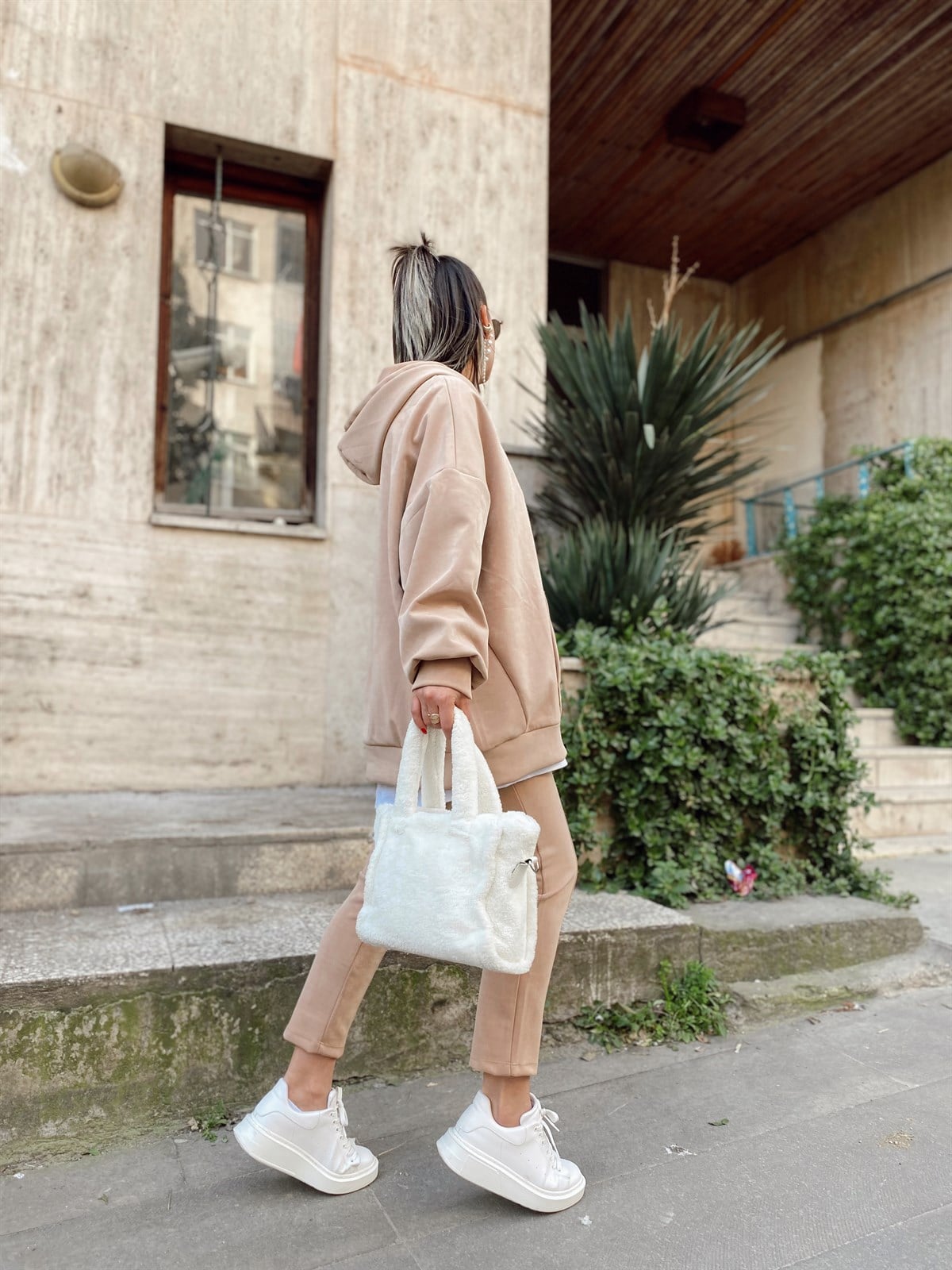 Bej Kapuşonlu Nubuk Taytlı Takım