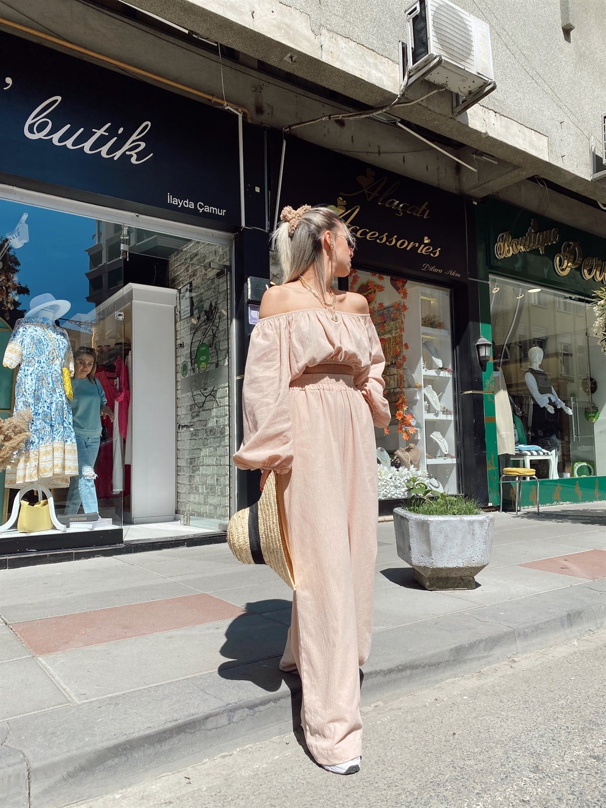 Bej Madonna Yaka Keten Takım