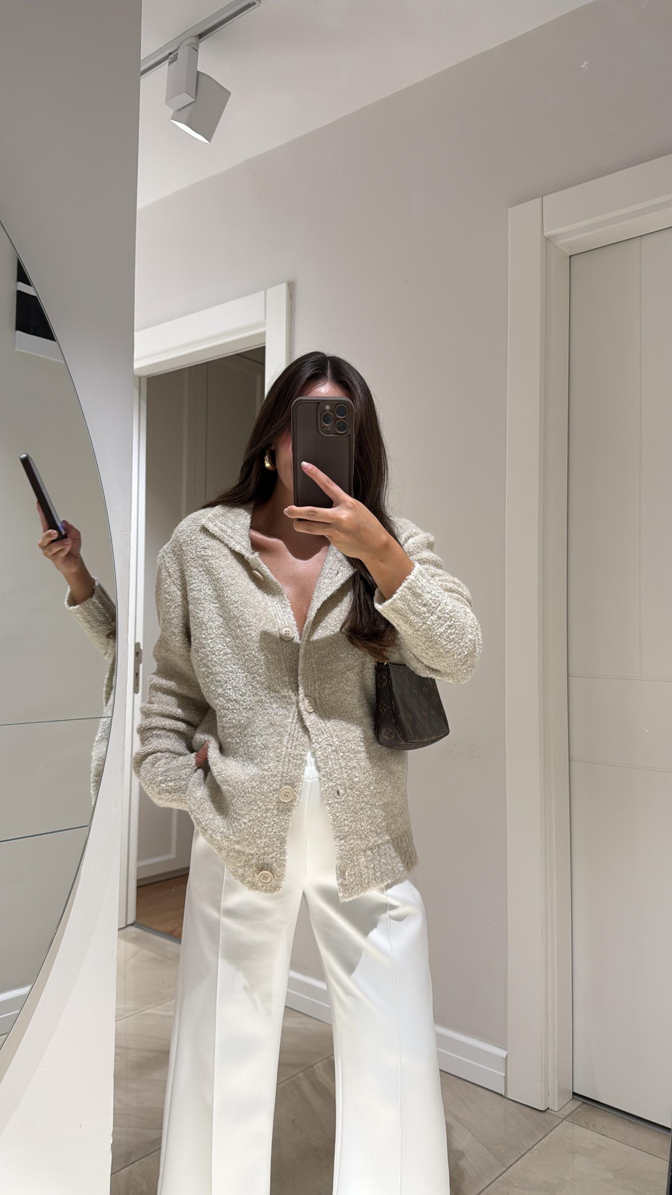 Ekru Polo Yaka Düğmeli Buklet Hırka 