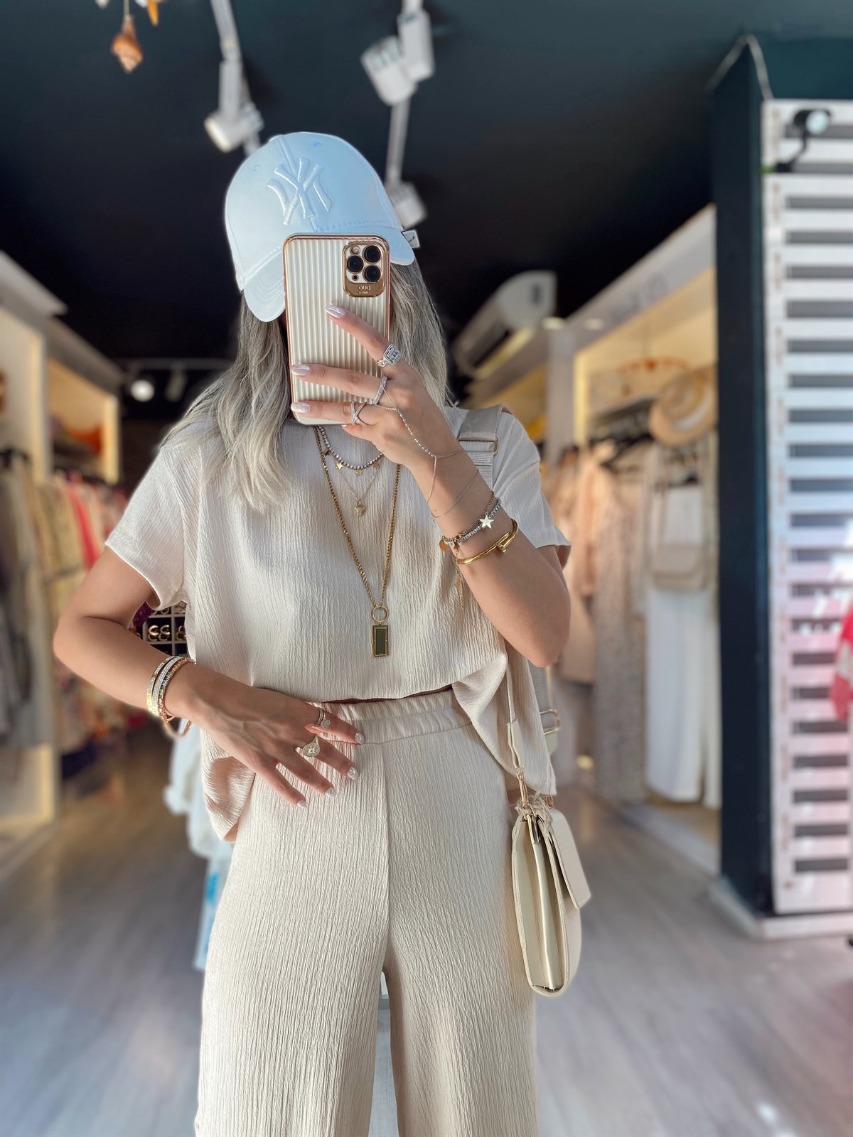 Bej Renk Bisiklet Yaka Krinkıl Kumaş Crop Takım 