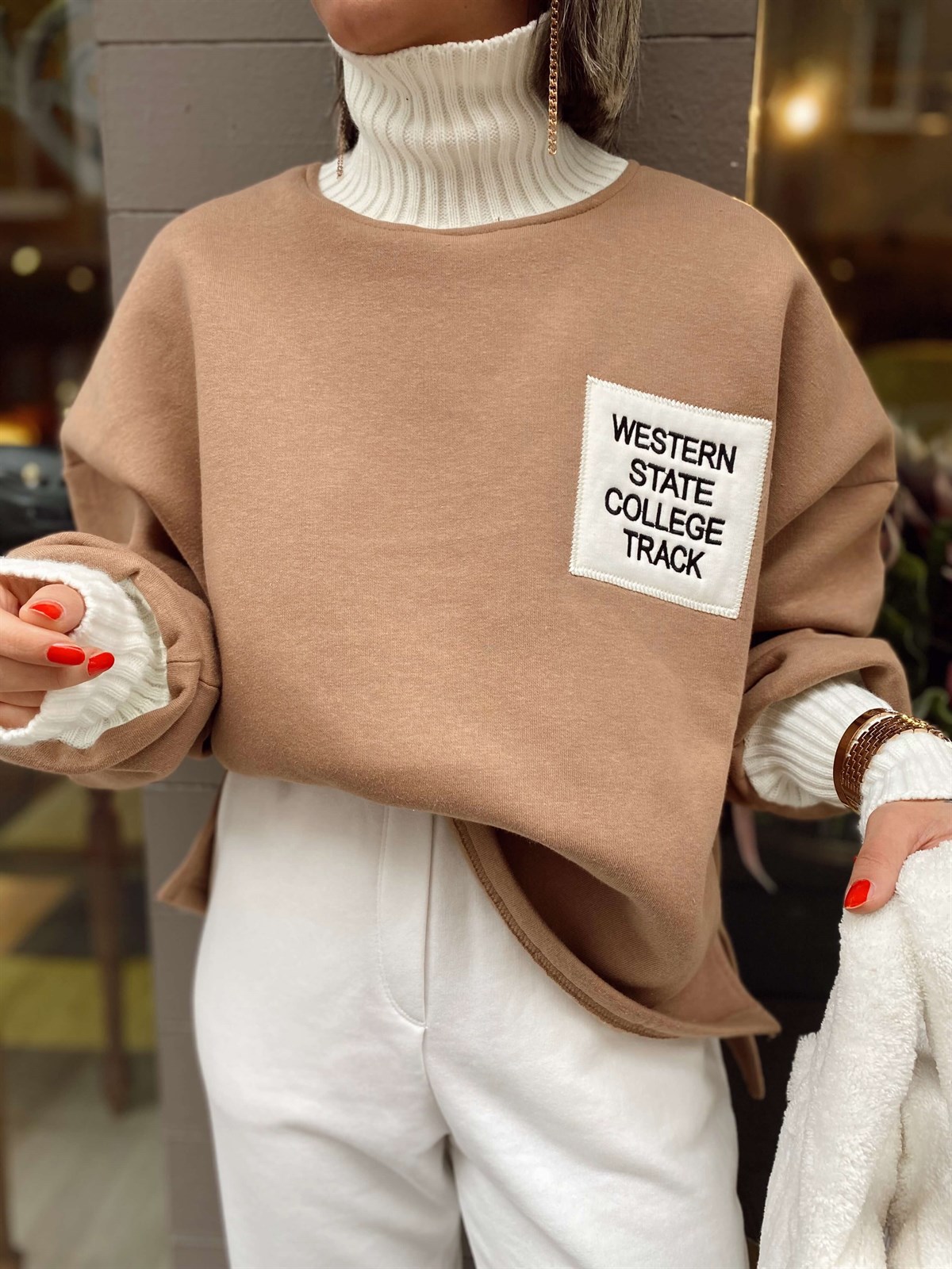 Bej Triko Detaylı Şardonlu Sweat