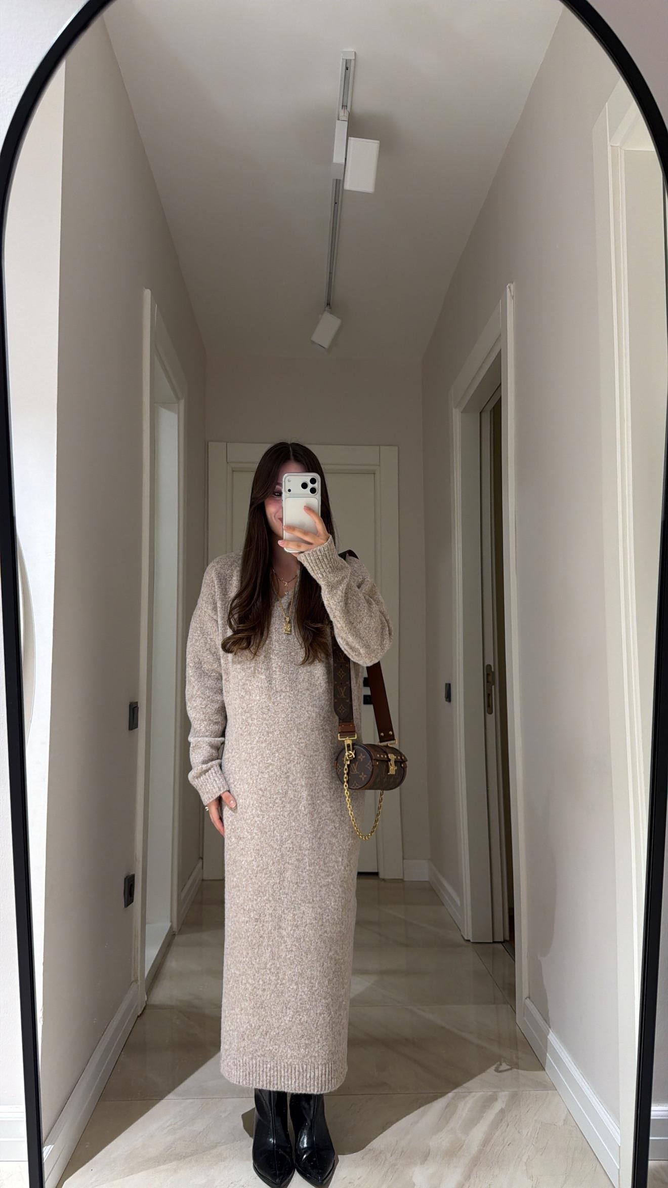 Bej V Yaka Marka Model Triko Elbise 