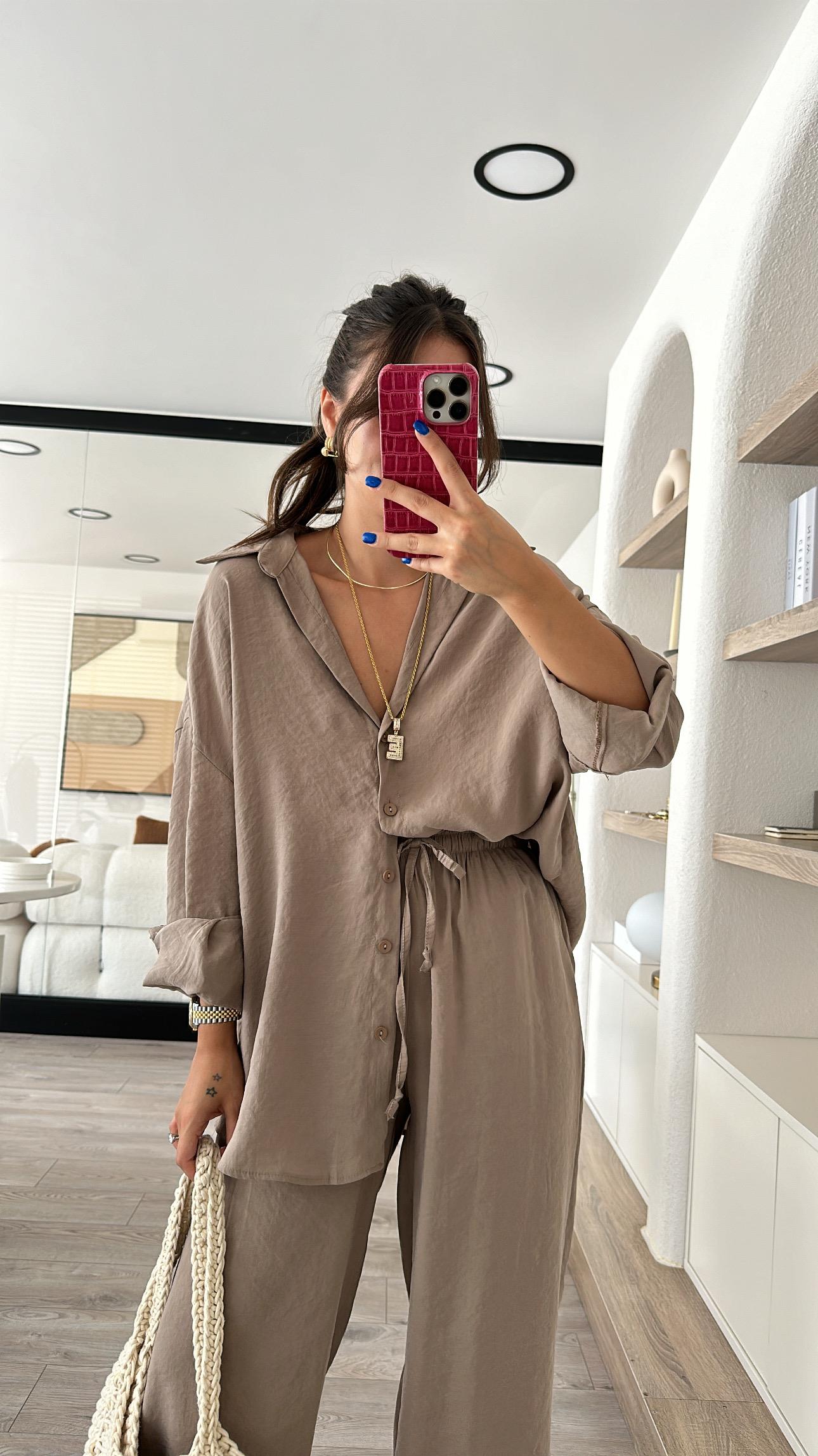 Koyu Bej V Yaka Tensel Kumaş Oversize Gömlek 