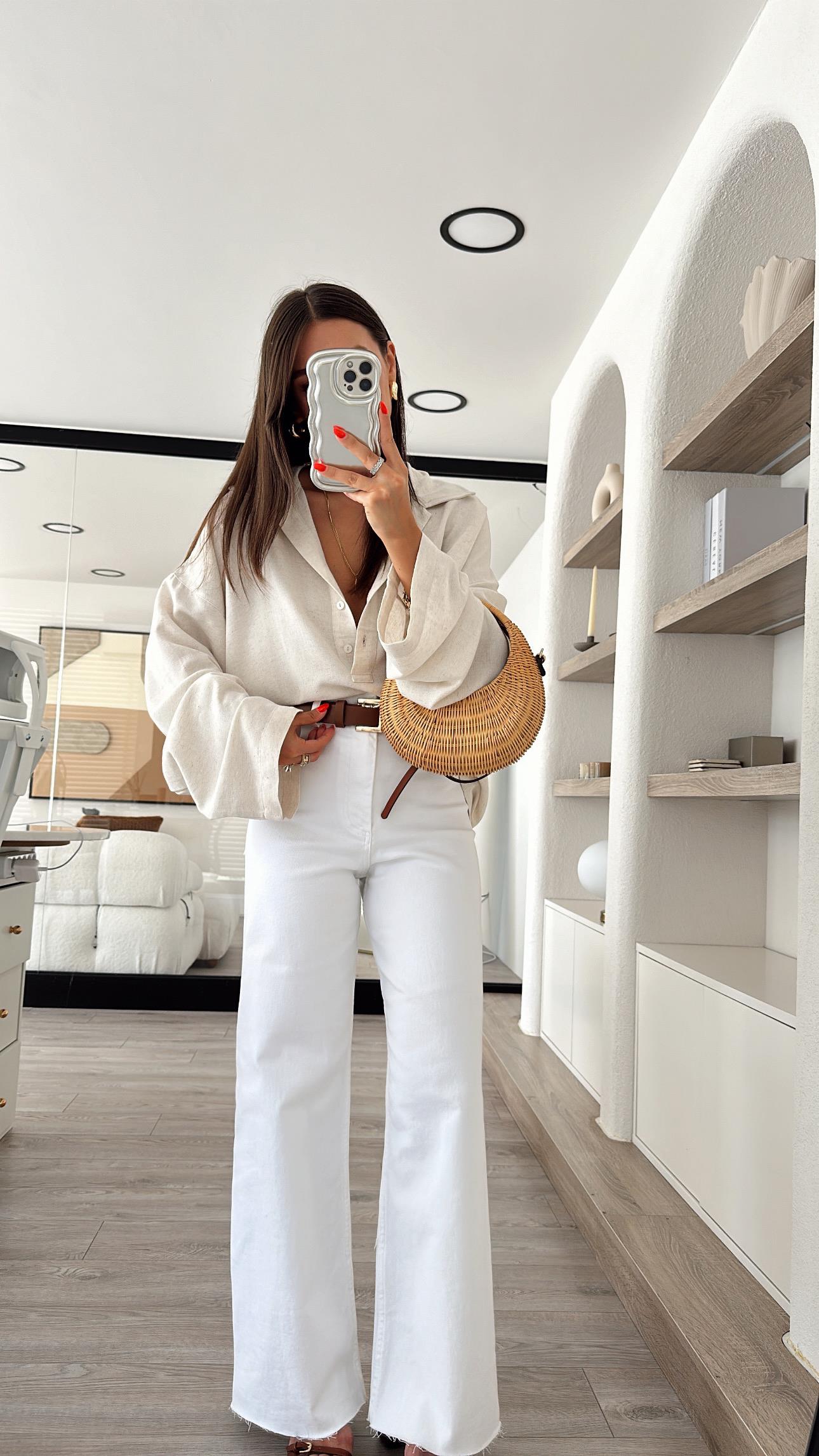 Beyaz Arka Cep Detalı Bol Paça Marka Model Jean