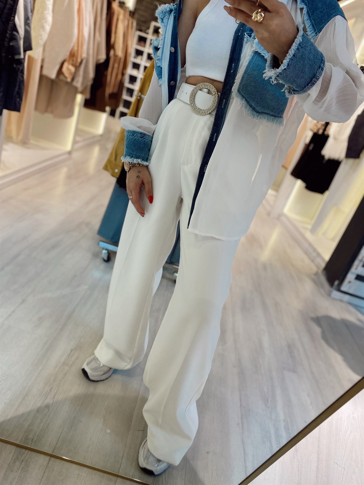 Beyaz Beli Lastikli Bol Paça Pantolon 