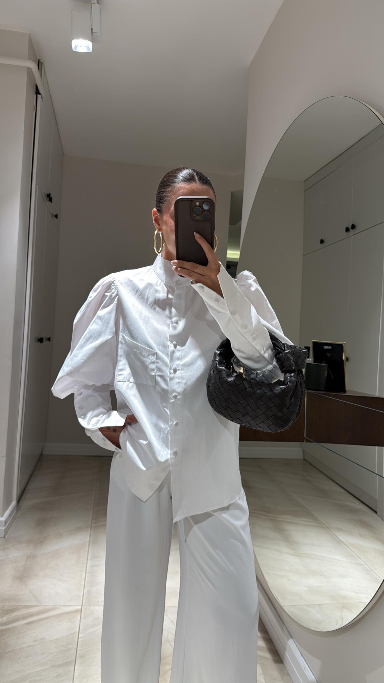 Beyaz Dik Yaka Balon Kol Gömlek