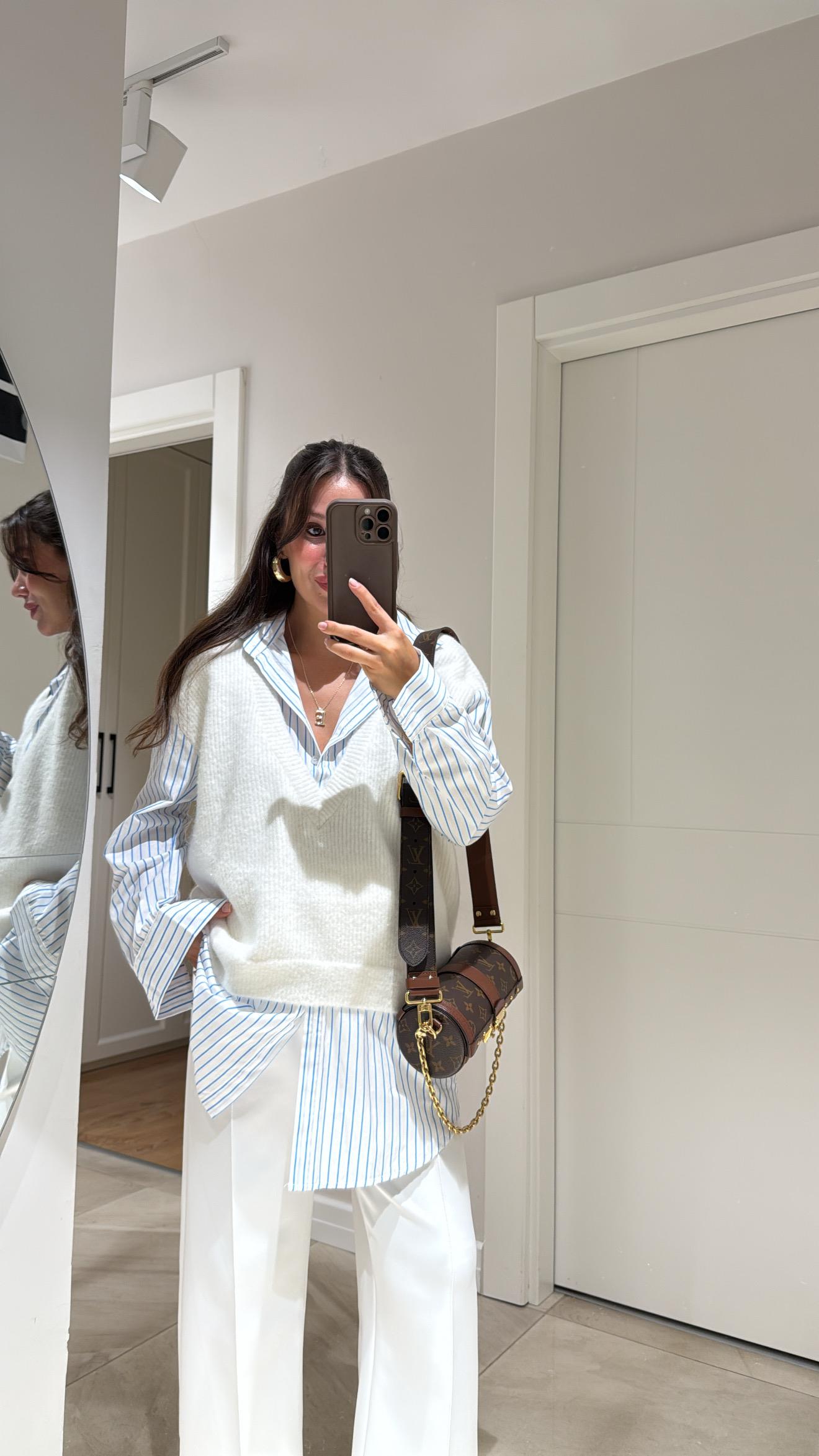 Beyaz Ekru Süveter Detaylı Gömlek 