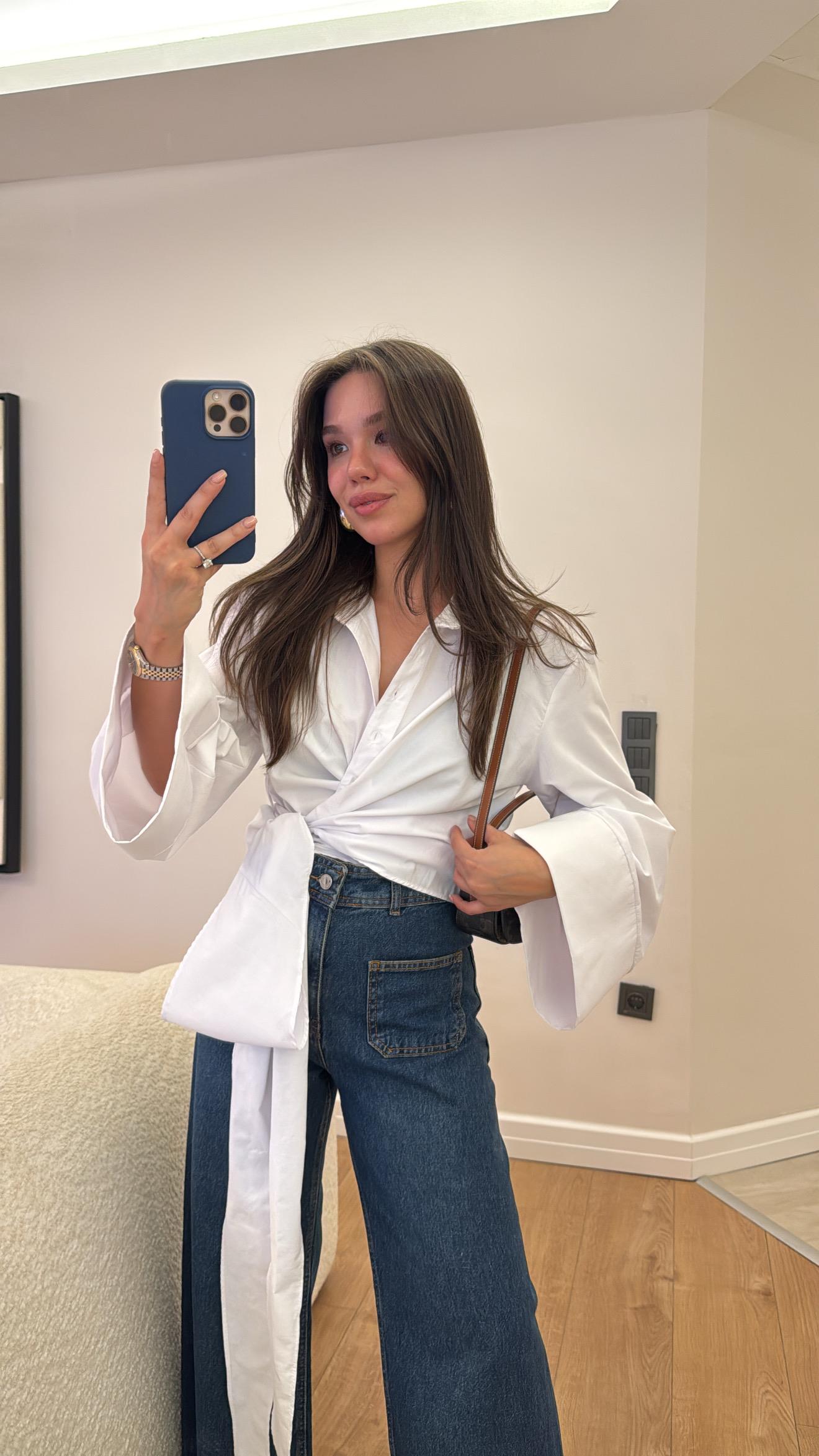 Beyaz Geniş Kol Detaylı Bağlamalı Gömlek