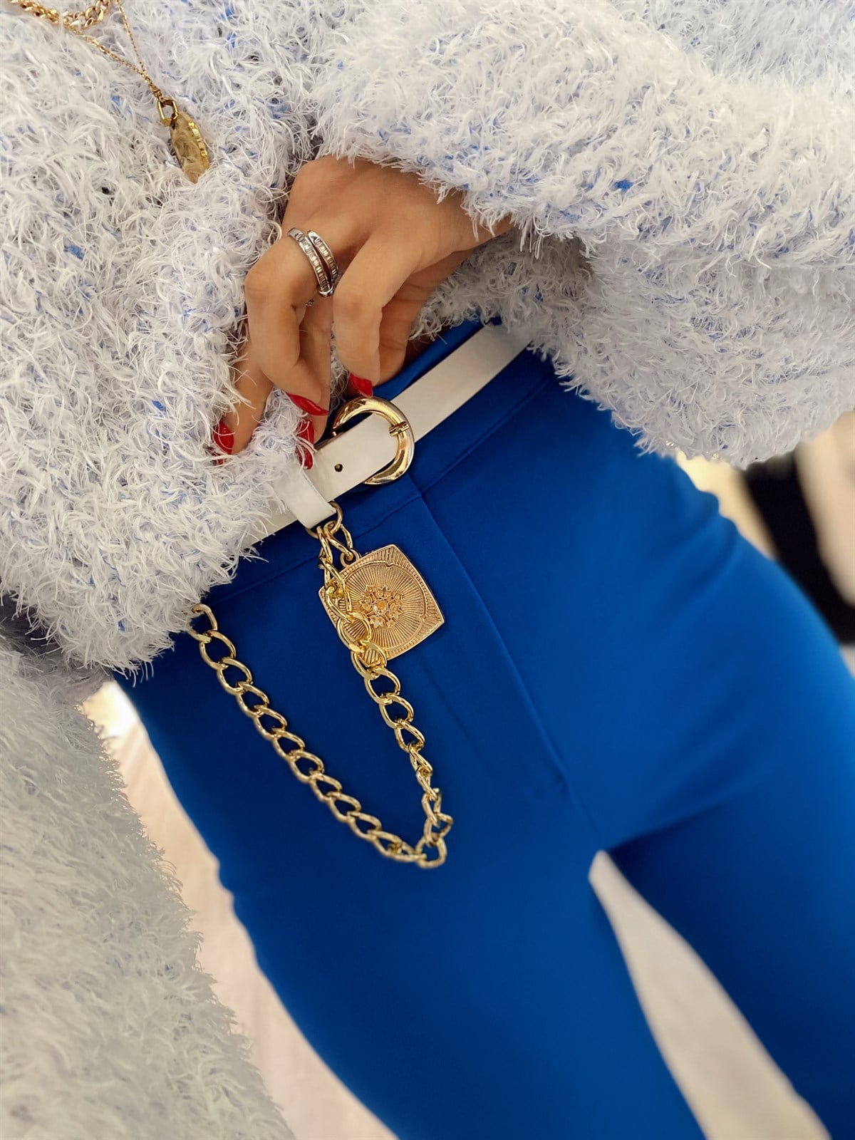 Beyaz Gold Zincir Detay Kemer