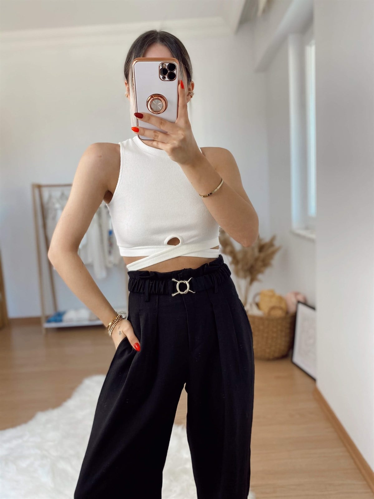 Beyaz İp Detaylı Crop