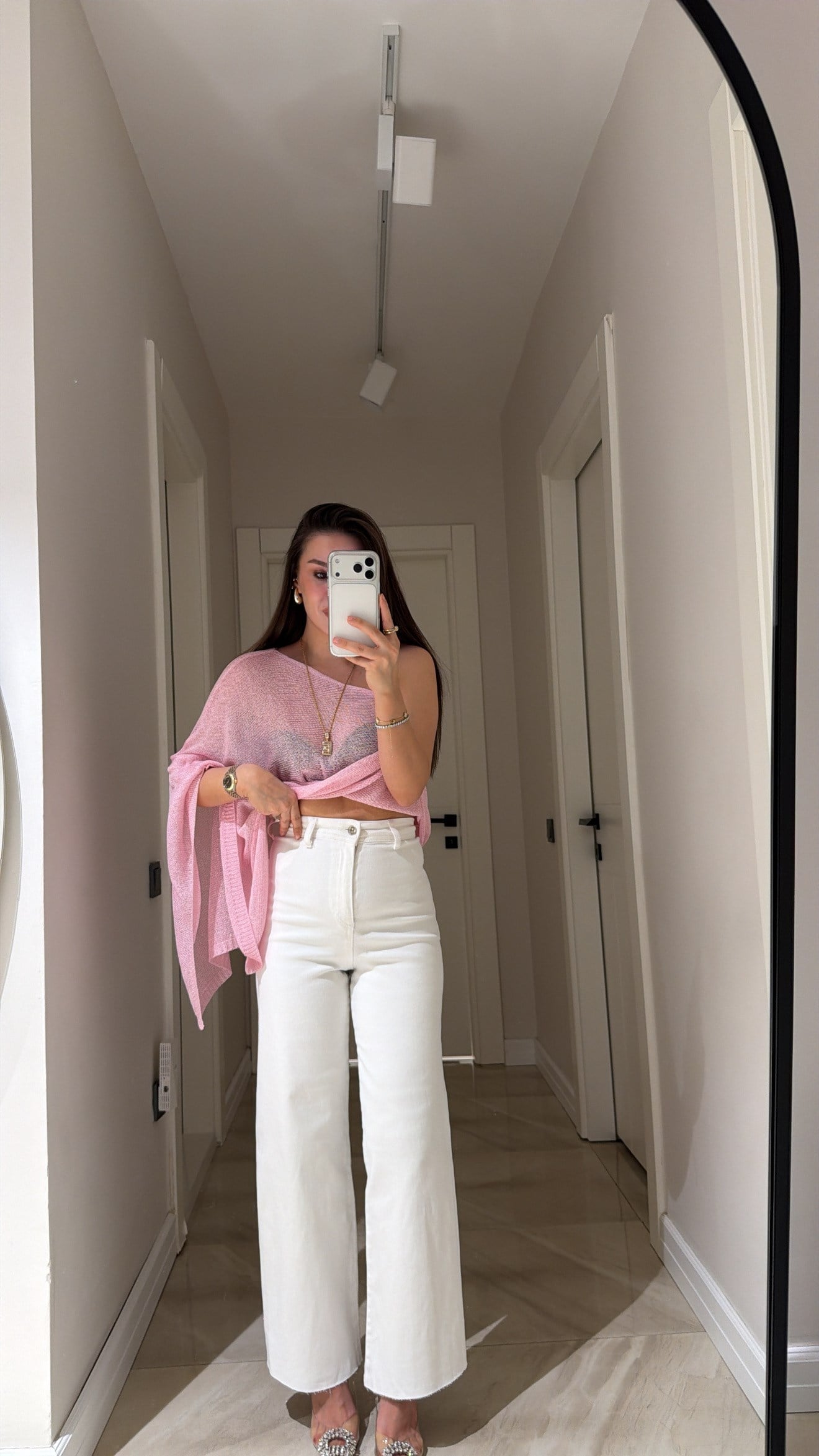 Beyaz Kare Cep Detaylı Kesik Paça Marka Model Jean