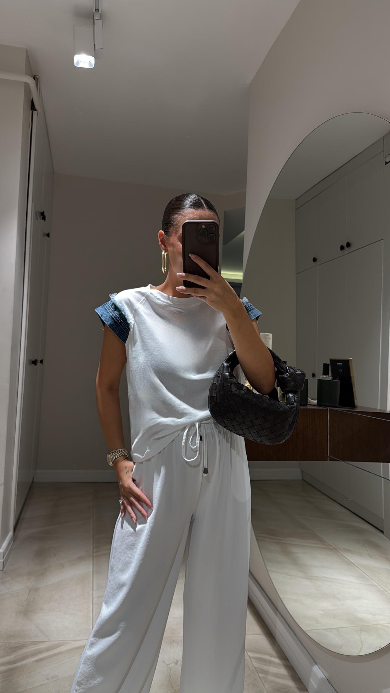 Beyaz Kot Kol Detaylı Basıc Tshirt