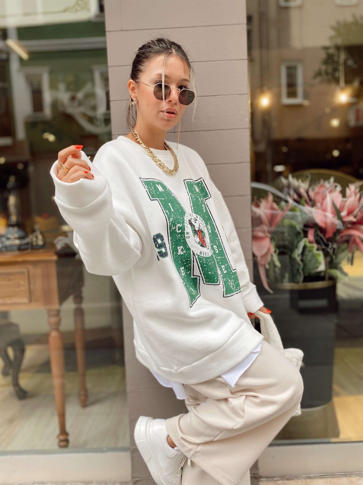 Beyaz Mickey Baskılı Sweat
