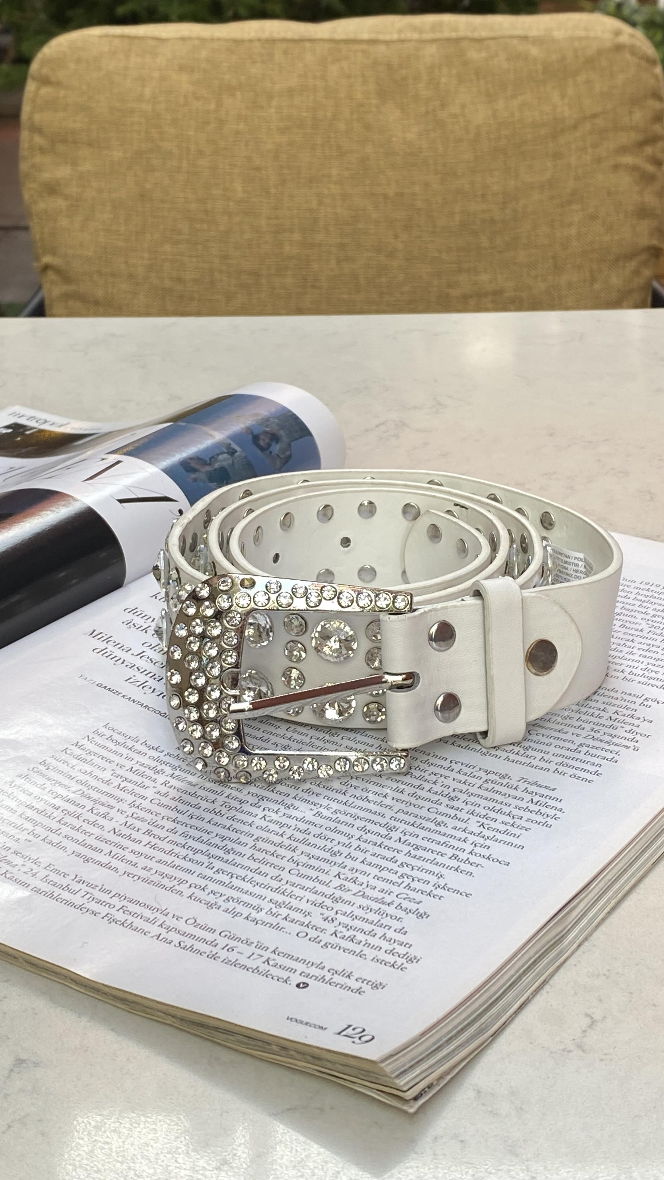 Beyaz Renk Taşlı Kemer