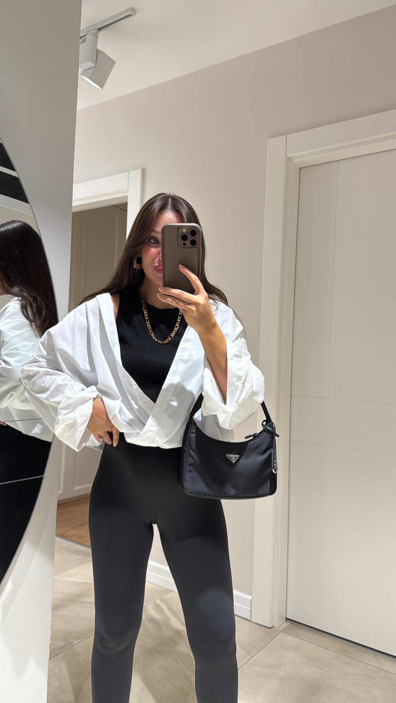 Beyaz Siyah Kendinden Atletli Balon Bluz