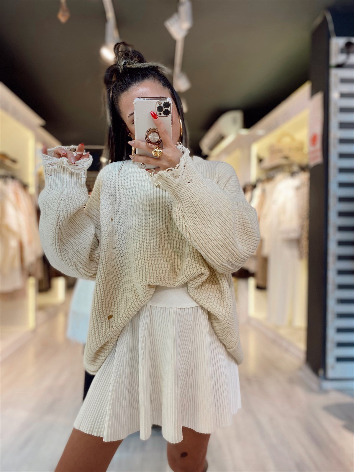 Beyaz Volanlı Lastikli Kısa Triko Etek